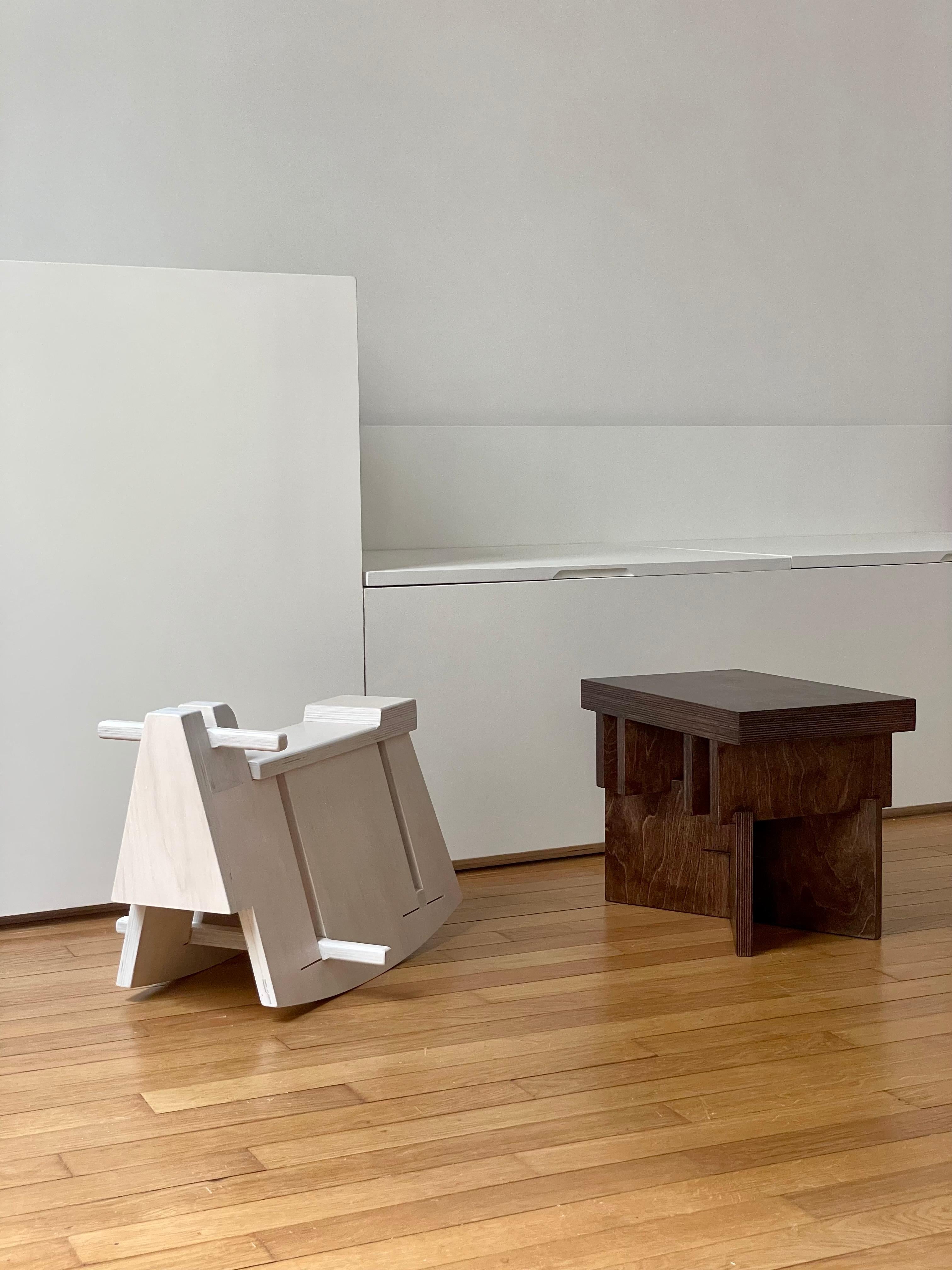 Schaukelbarer Buffalo-Stuhl von Goons (Postmoderne) im Angebot