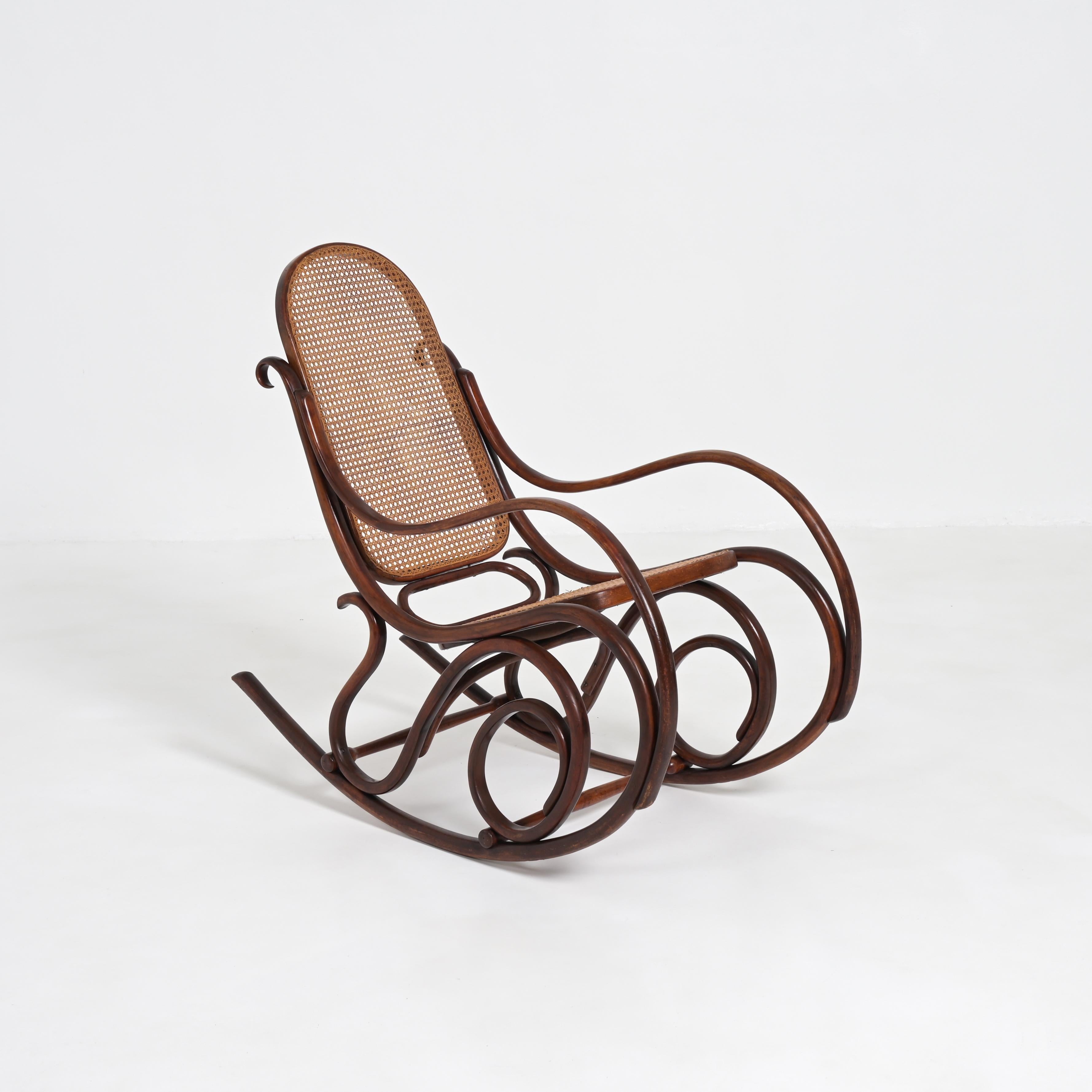 Early 20th Century Rocking Chair 7014 by Michael Thonet for Thonet For Sale
