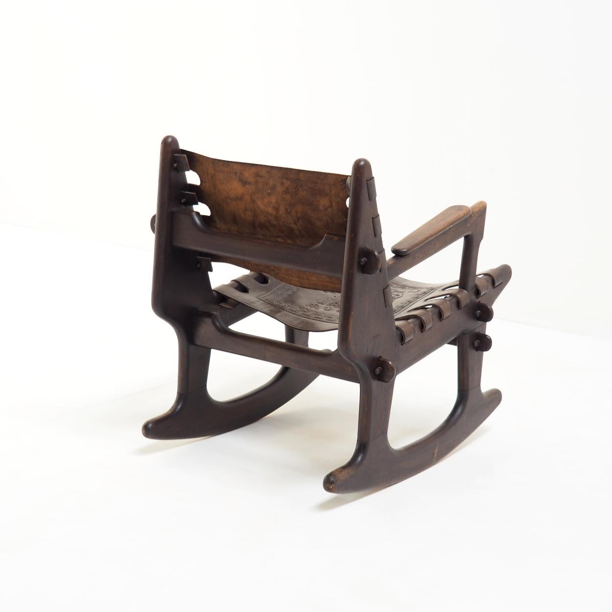 Rocking Chair by Angel Pazmiño for Muebles de Estilo, Ecuador In Good Condition For Sale In Beerse, VAN