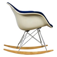 Schaukelstuhl von Charles & Ray Eames für Herman Miller:: 1960er Jahre