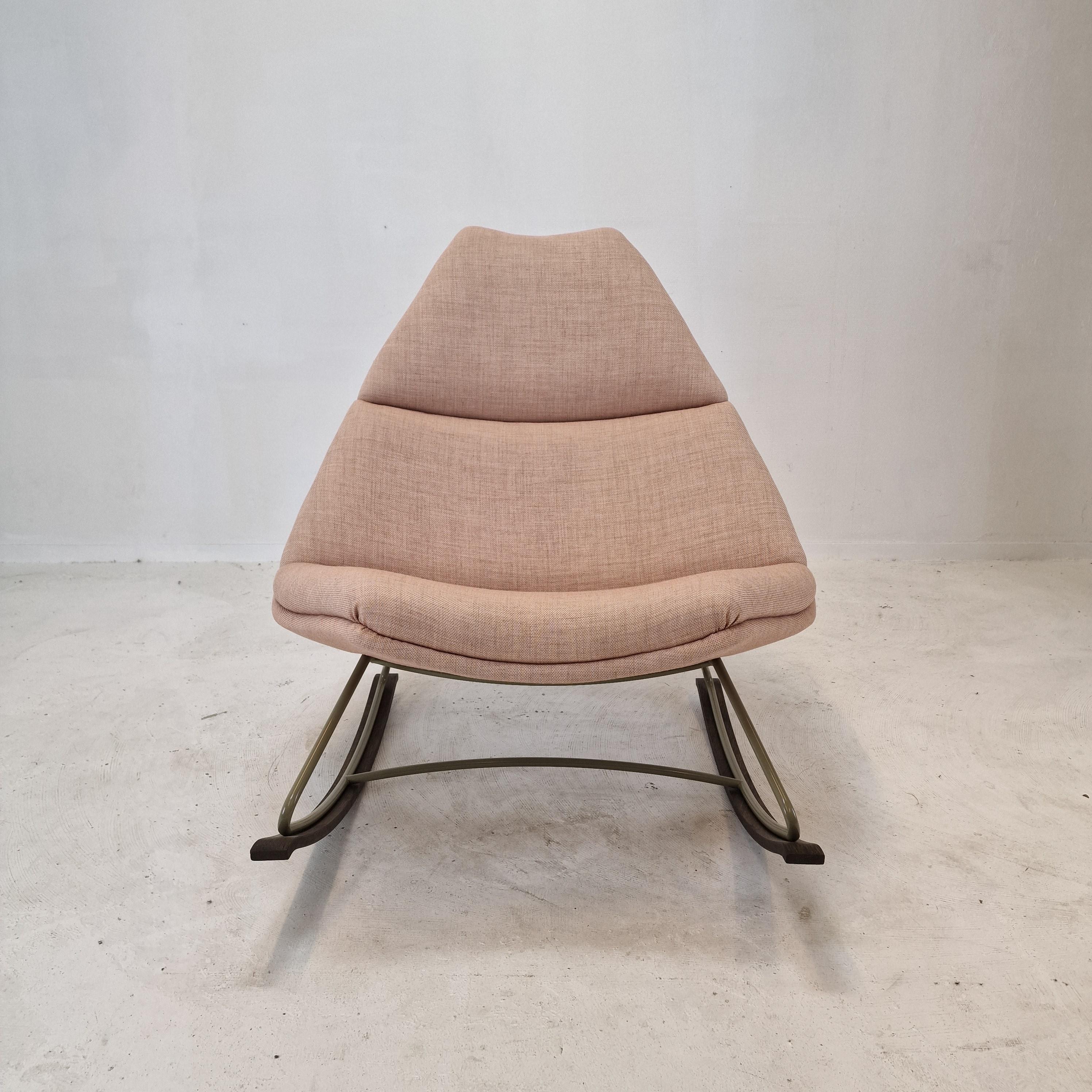 Mid-Century Modern Rocking Chair by Geoffrey Harcourt for Artifort For Sale