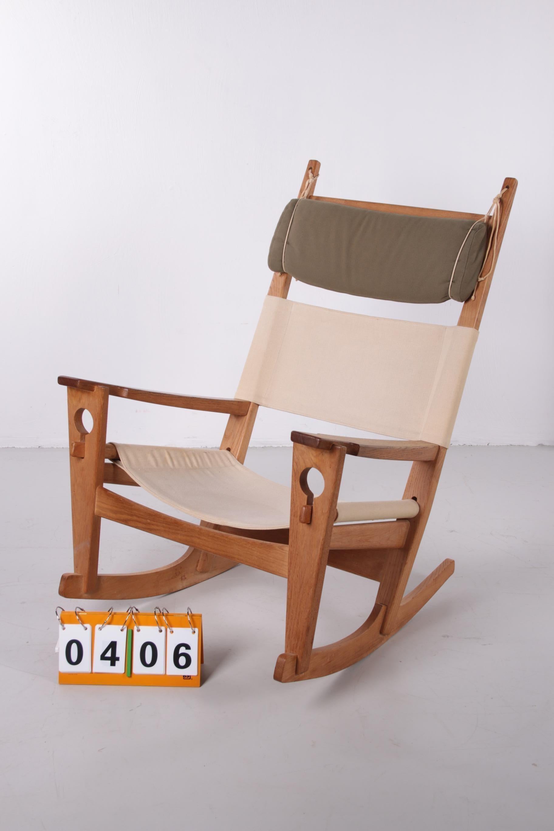 Rocking Chair by H. Wegner for GETAMA Model Ge-673 Oak 4