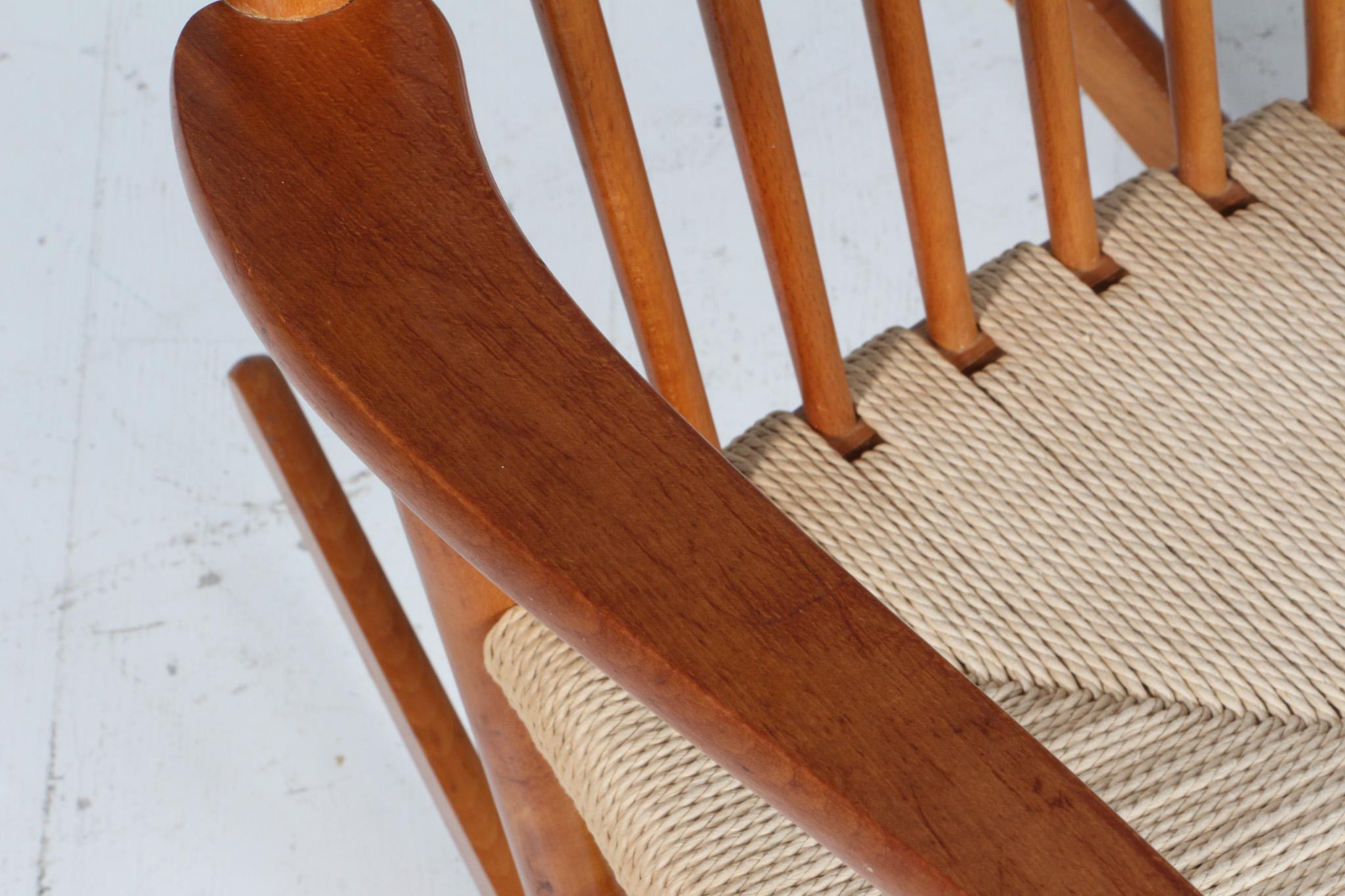 Papercord Rocking Chair by Hans J. Wegner, Model J16 For Sale