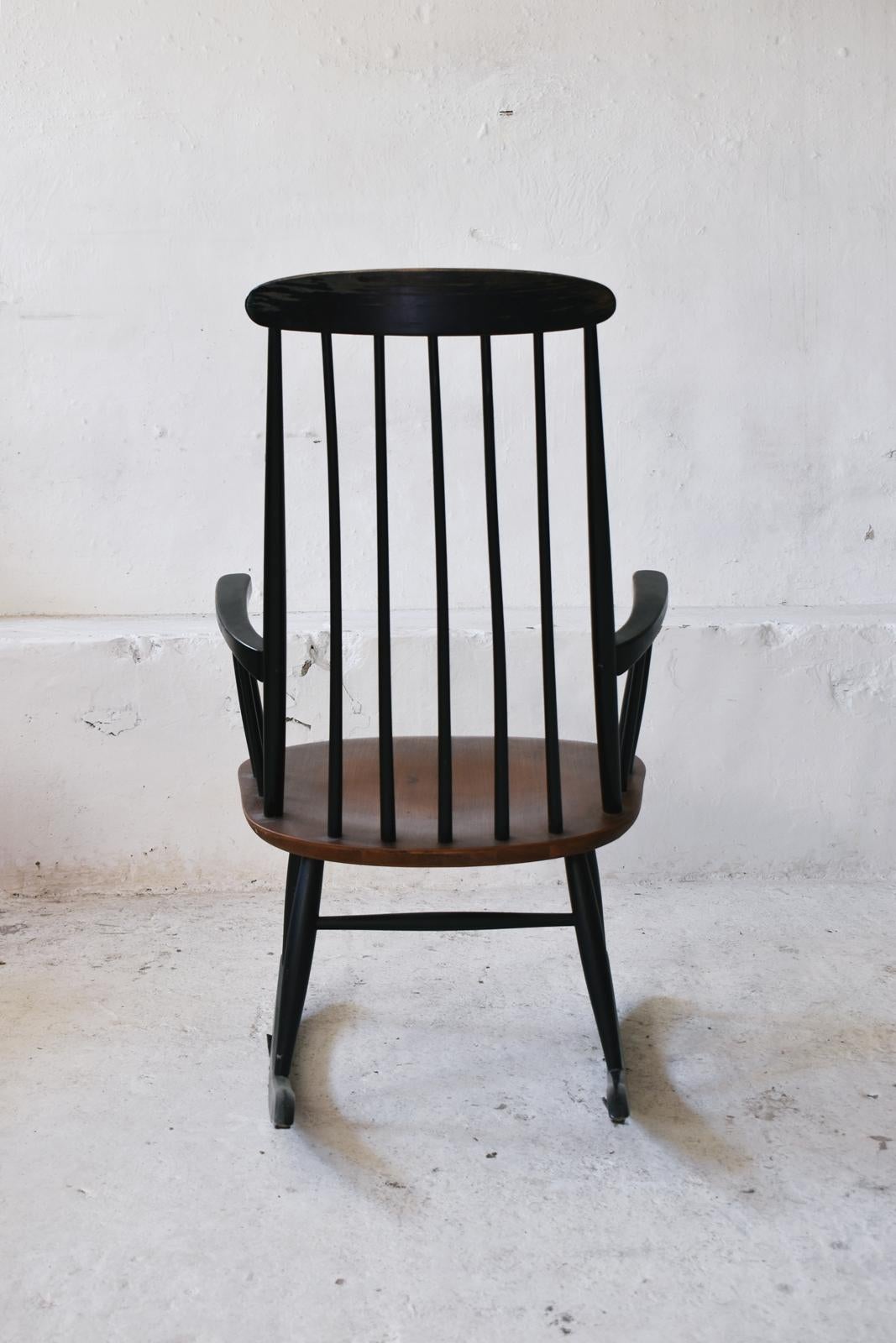 Schaukelstuhl von Ilmari Tapiovaara für Asko 1960er Jahre Finnland (Mitte des 20. Jahrhunderts) im Angebot