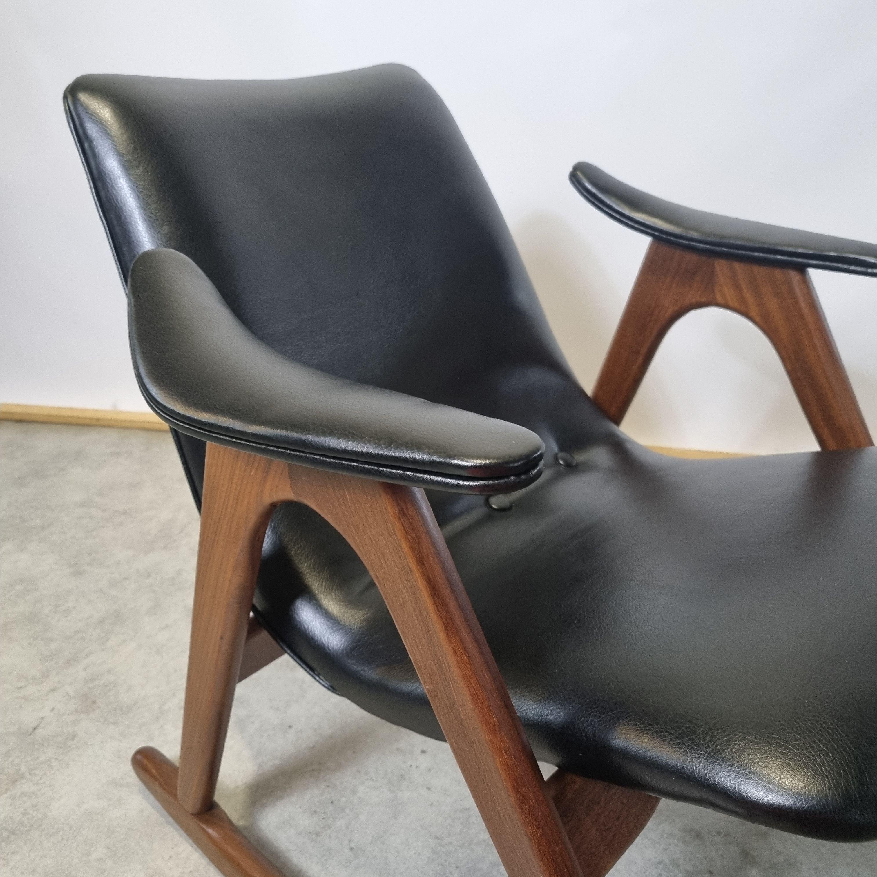 Rocking Chair by Louis van Teeffelen for Webe, 1960s In Good Condition In Bunnik, NL