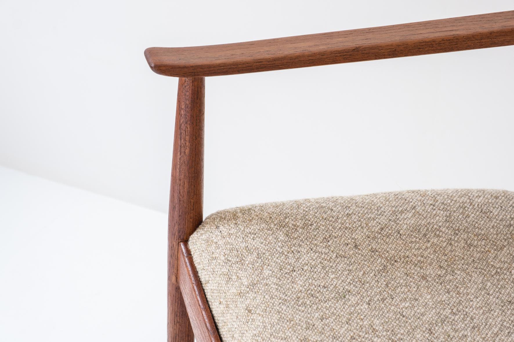 Rocking chair designed by Arne Vodder for Sibast, Denmark 1960s. For Sale 4