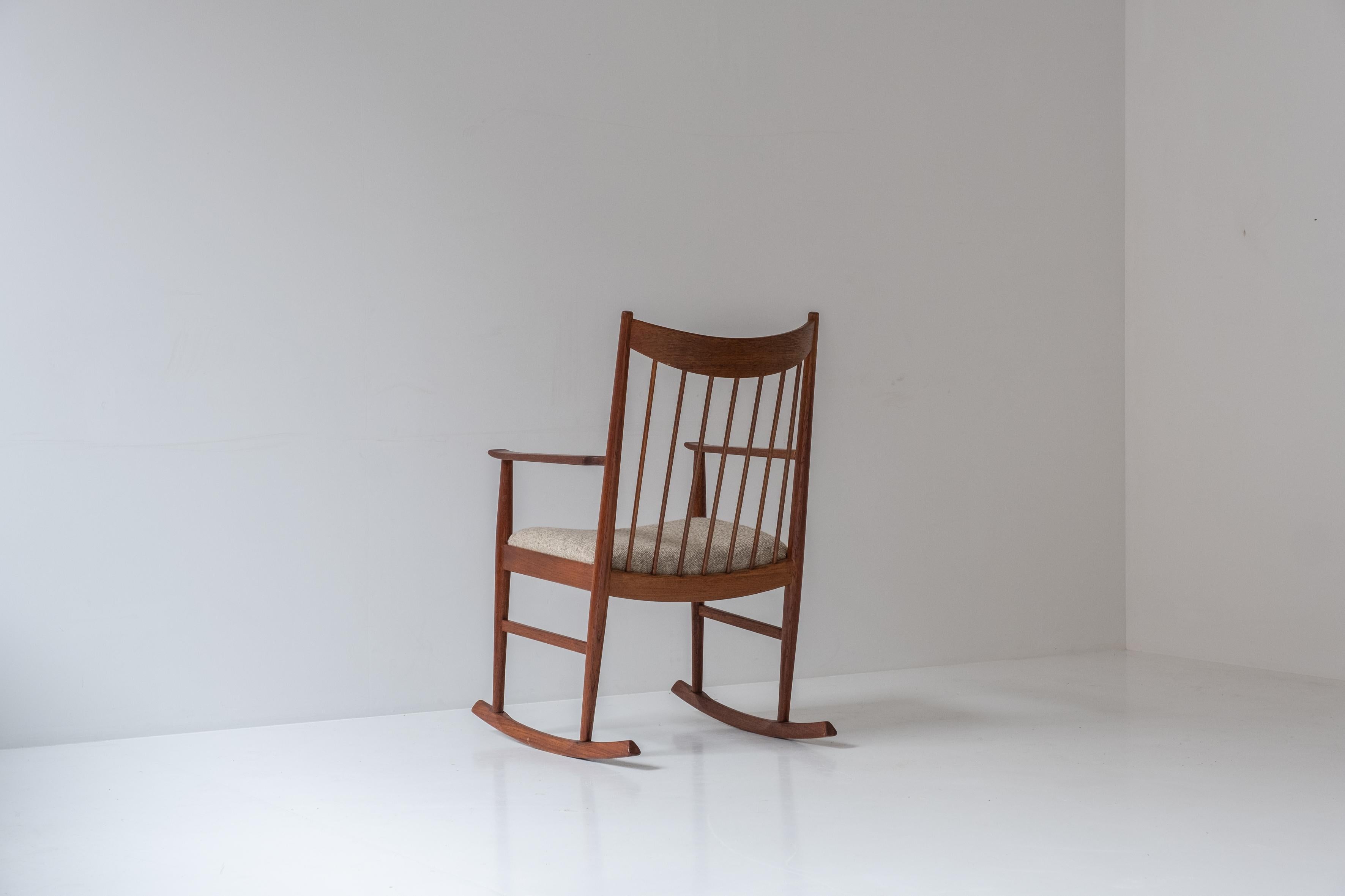 Scandinavian Modern Rocking chair designed by Helge Sibast for Sibast, Denmark 1960s.