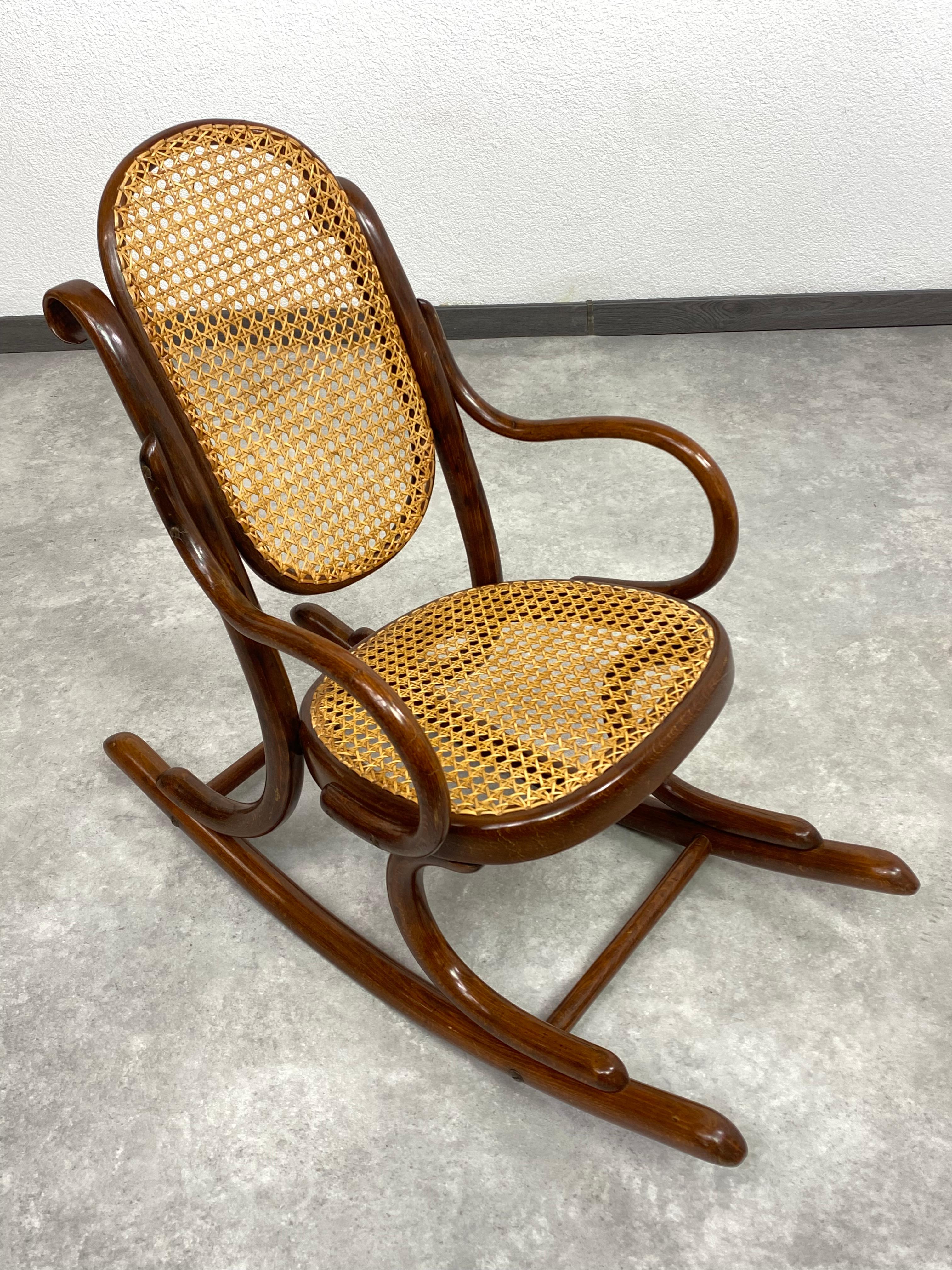 Czech Rocking chair for children no.2 by Thonet For Sale