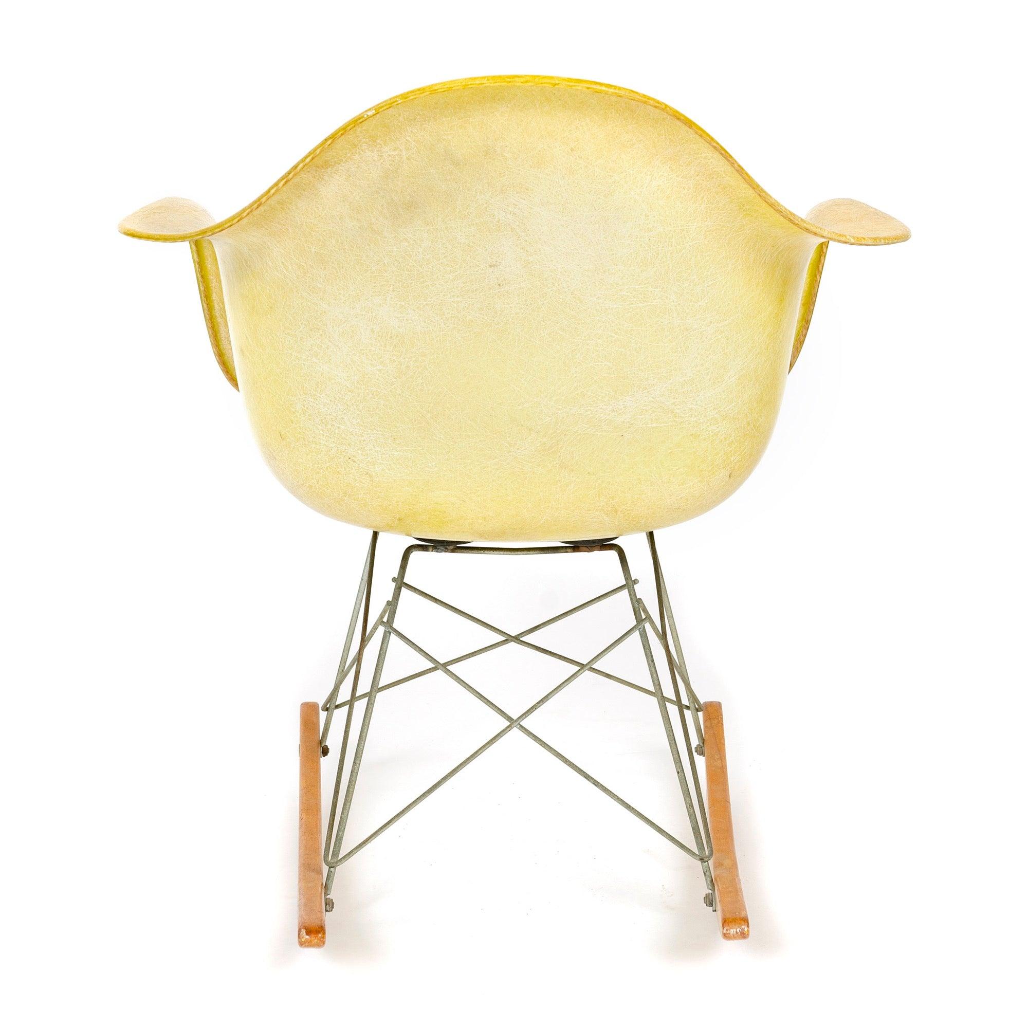 Rocking Chair by Charles & Ray Eames for Herman Miller im Zustand „Relativ gut“ im Angebot in Sagaponack, NY