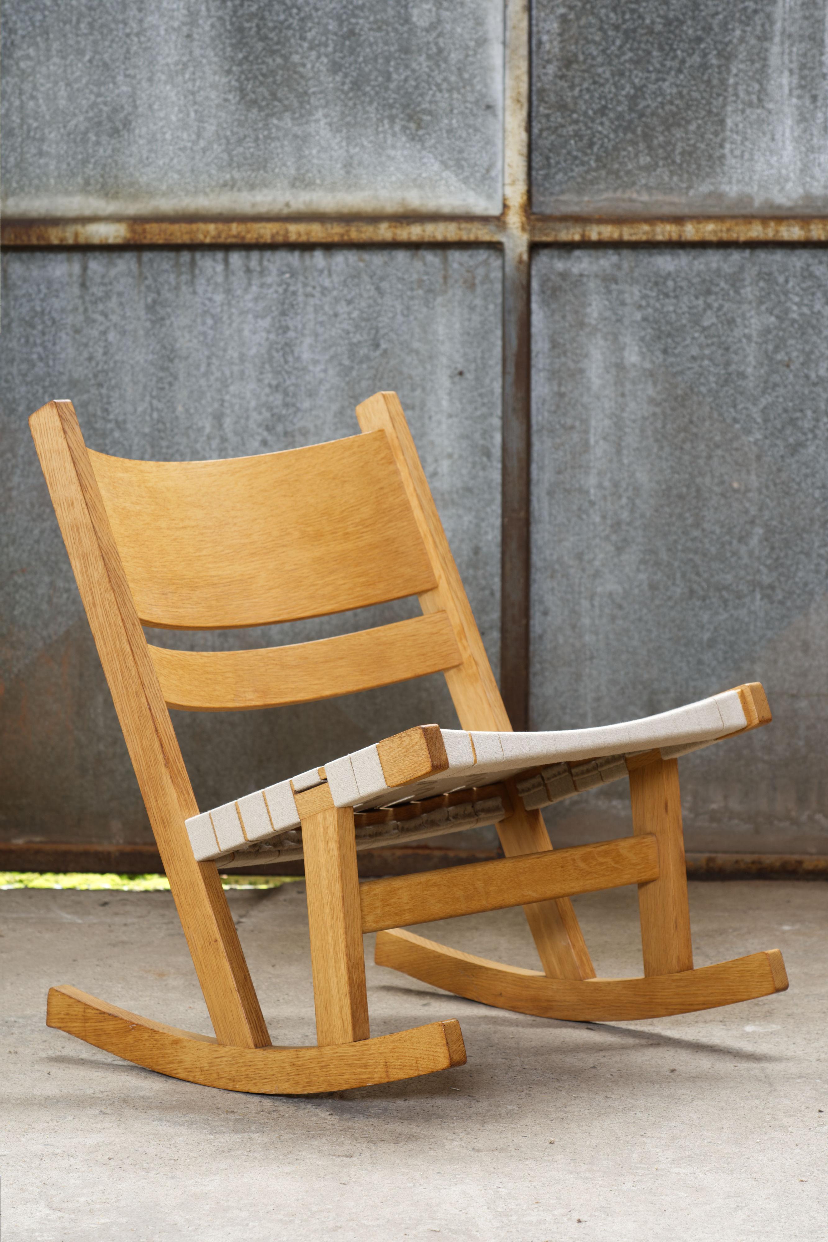 Late 20th Century Rocking chair 'GE 674' by Hans wegner, Getame, 1970s For Sale
