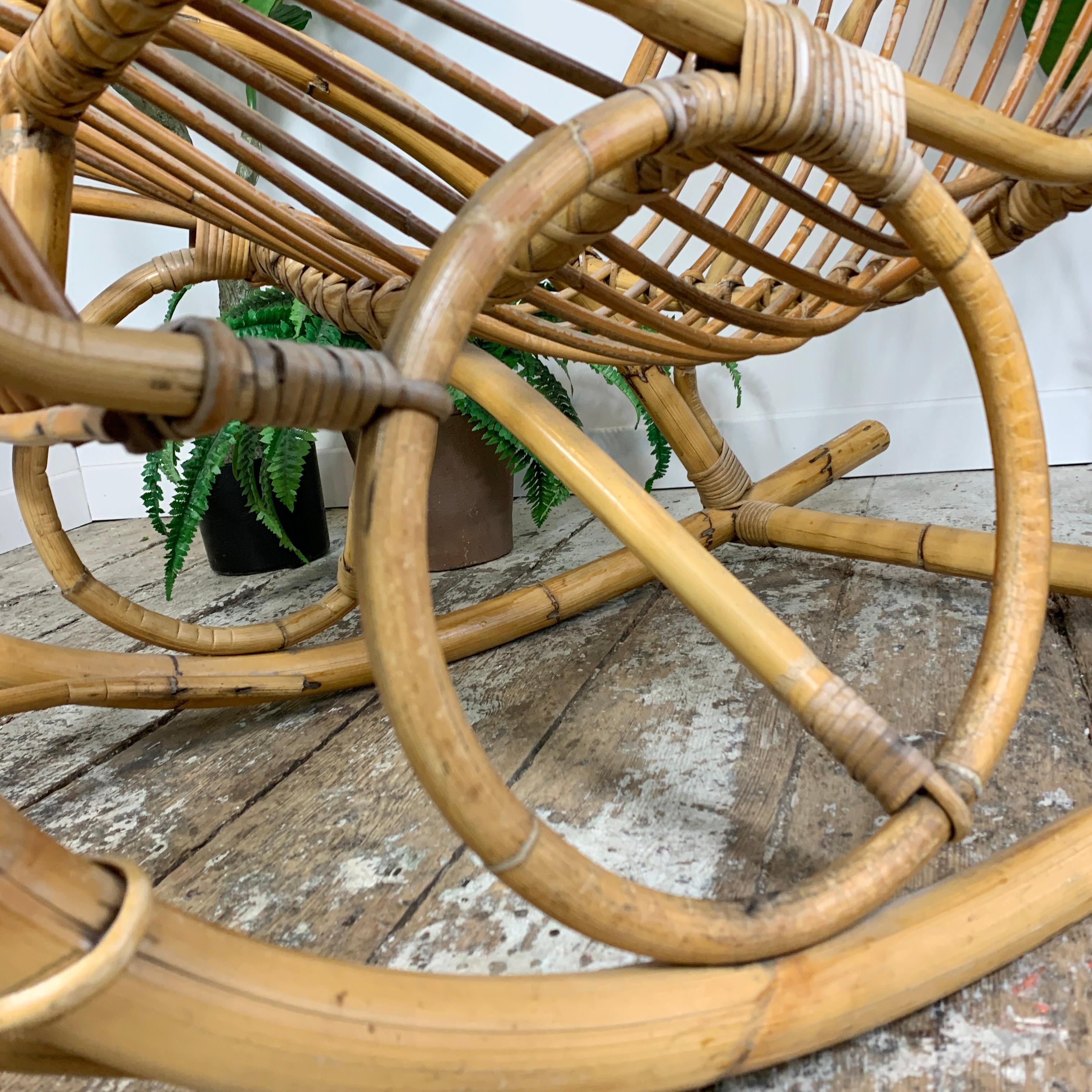 Chaise à bascule en bambou et rotin attribuée à Franco Albini, années 1950 en vente 1