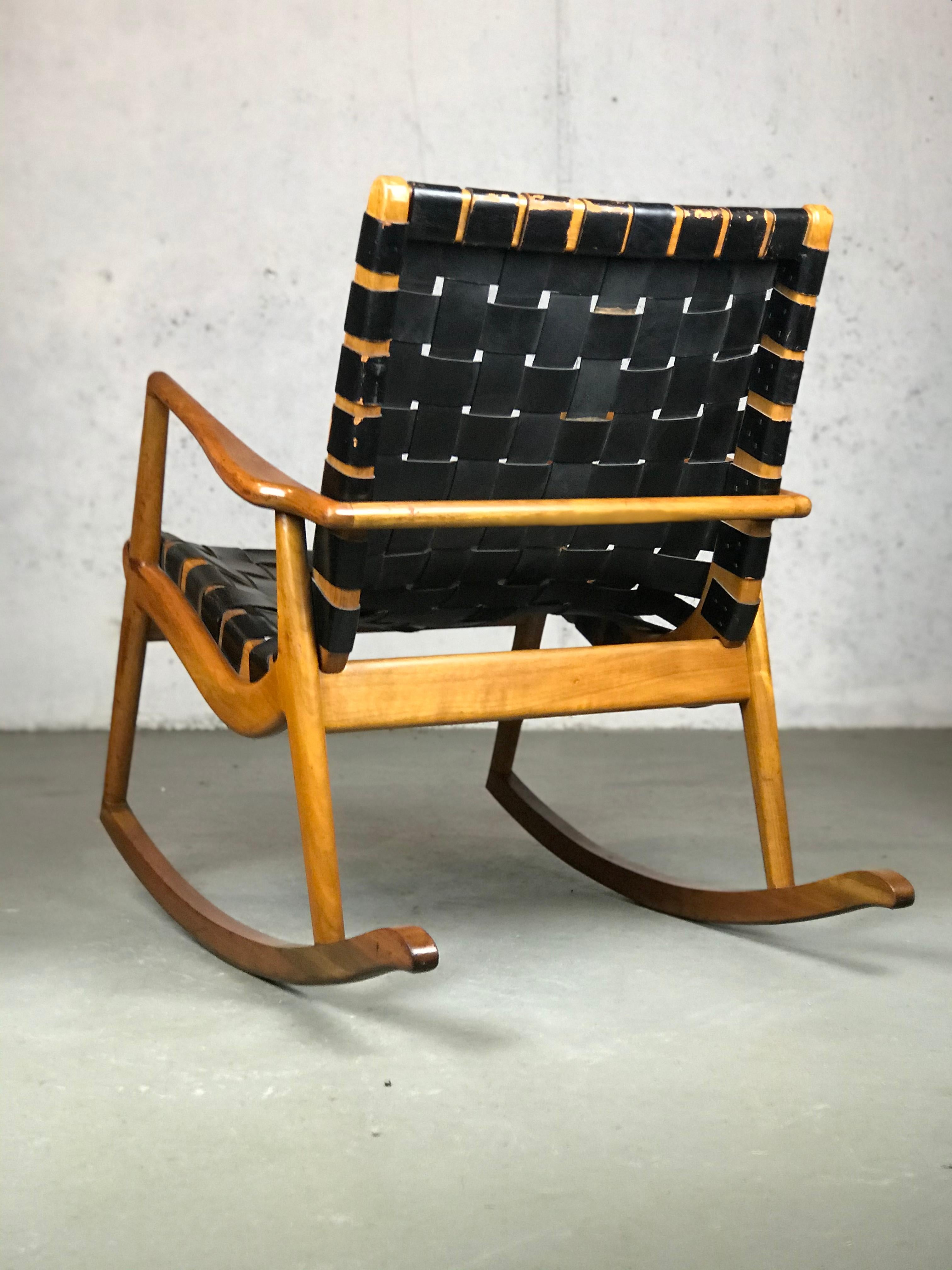 Mid Century Modern Rocking Chair in Leather and Walnut by Mel Smilow 1