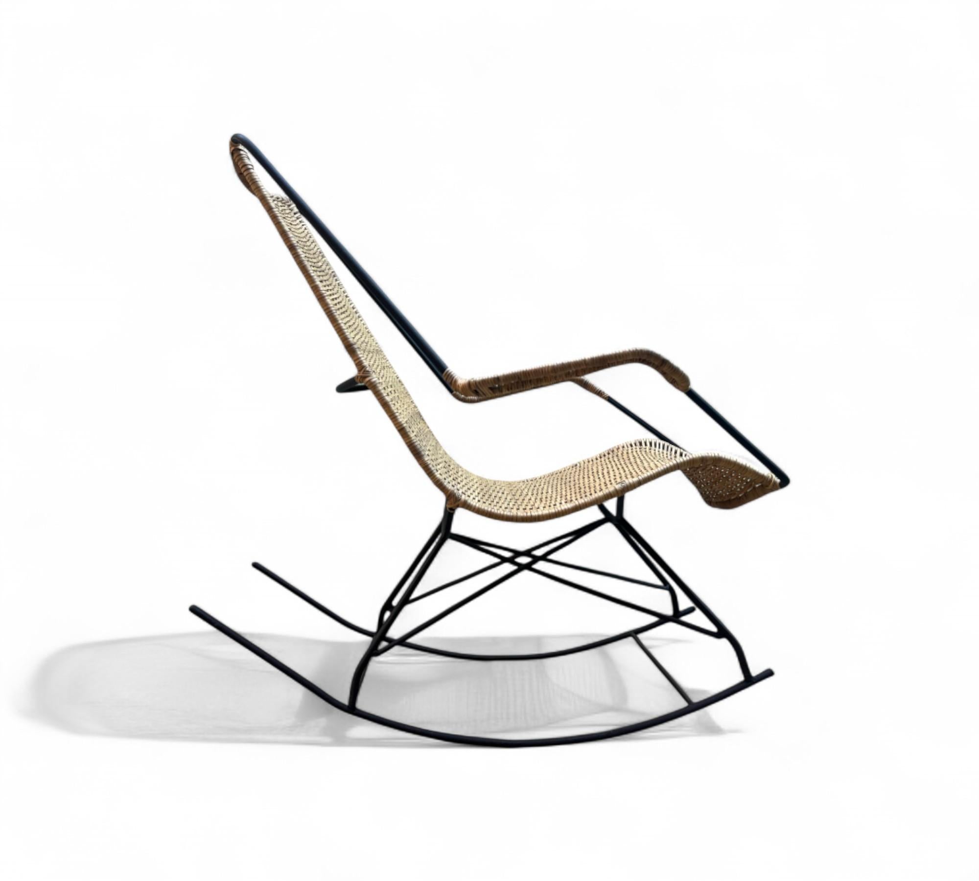 Rocking Chair in Metal & Wicker by Carlo Hauner, c. 1950s en vente 6