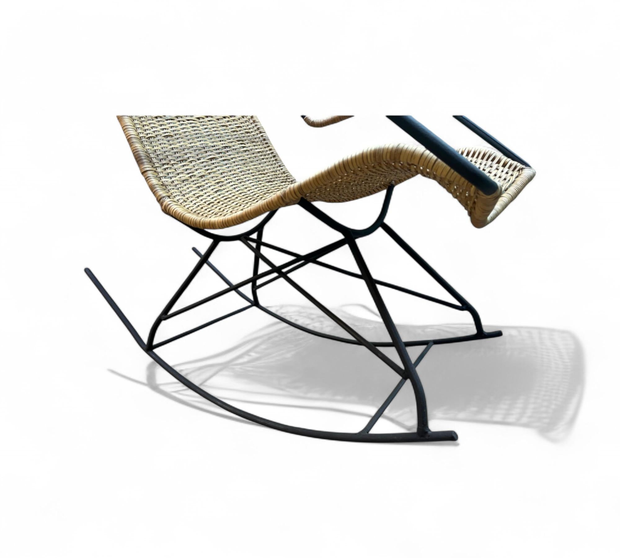 20ième siècle Rocking Chair in Metal & Wicker by Carlo Hauner, c. 1950s en vente