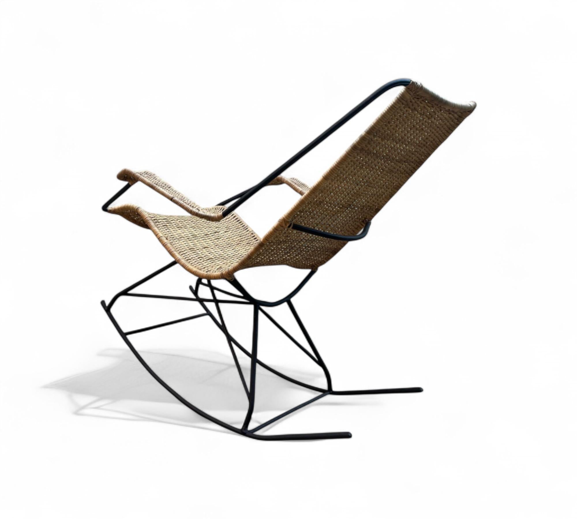 Rocking Chair in Metal & Wicker by Carlo Hauner, c. 1950s en vente 2