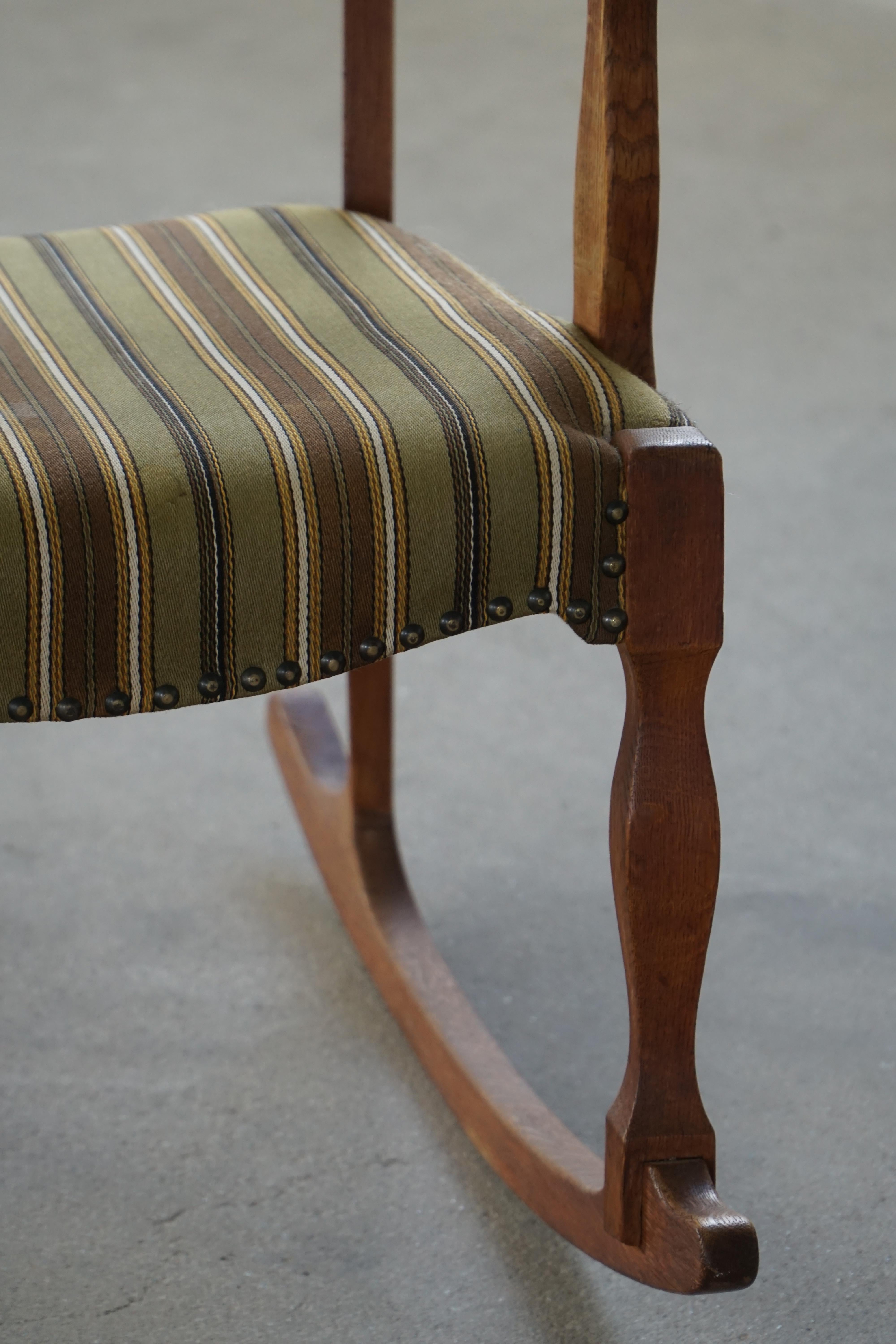 Chaise à bascule en Oak, modernité danoise du milieu du siècle, Henning Kjærnulf, 1960s en vente 3