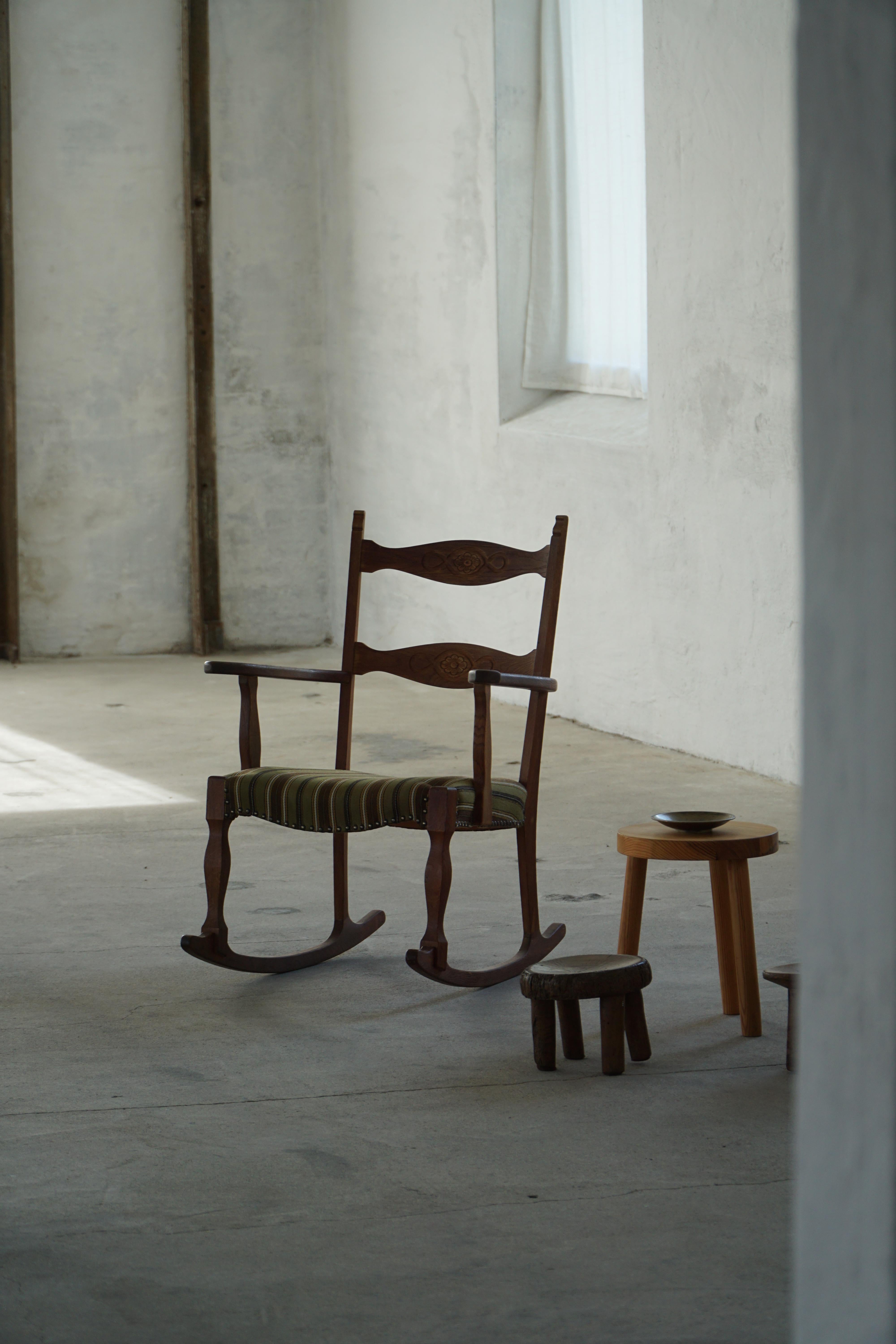 Chaise à bascule en Oak, modernité danoise du milieu du siècle, Henning Kjærnulf, 1960s en vente 4