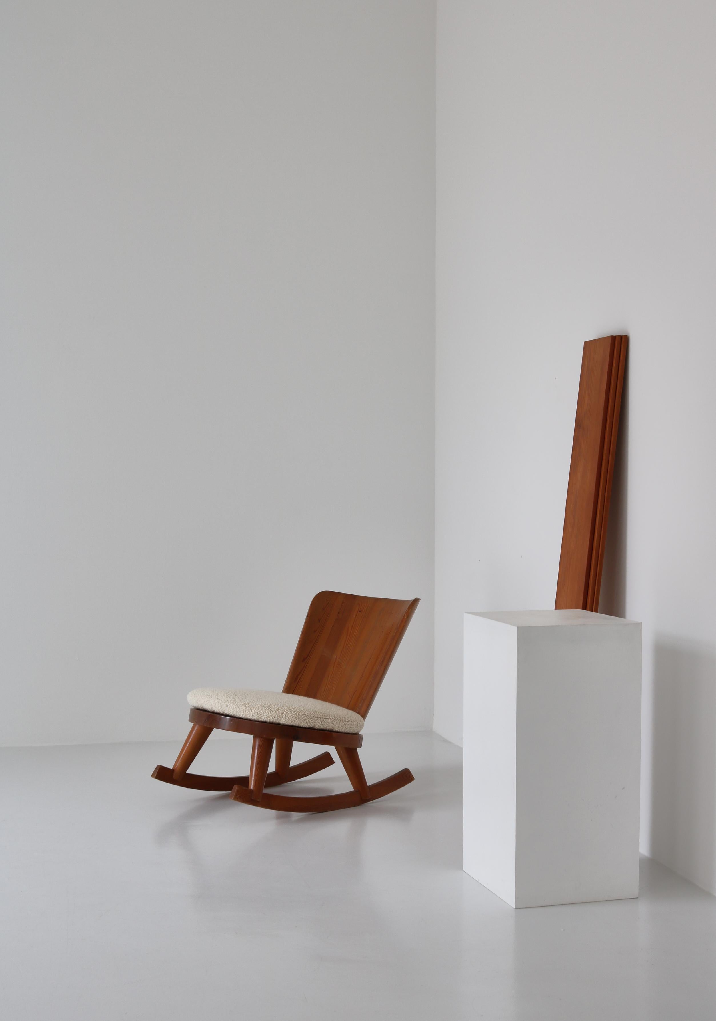 Rocking Chair in Pine by Torsten Claeson for Svensk Fur, Swedish Modern, 1930s For Sale 8