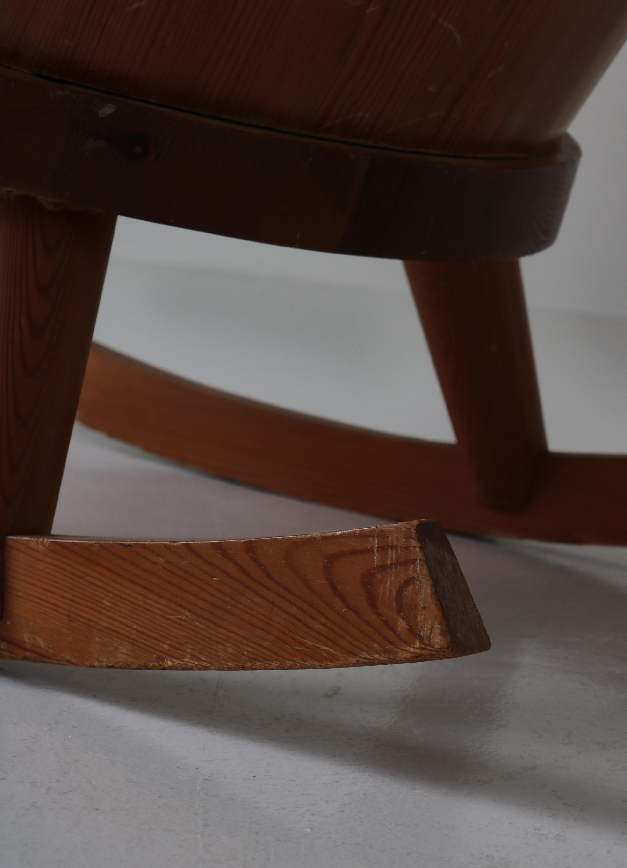 Mid-20th Century Rocking Chair in Pine by Torsten Claeson for Svensk Fur, Swedish Modern, 1930s For Sale