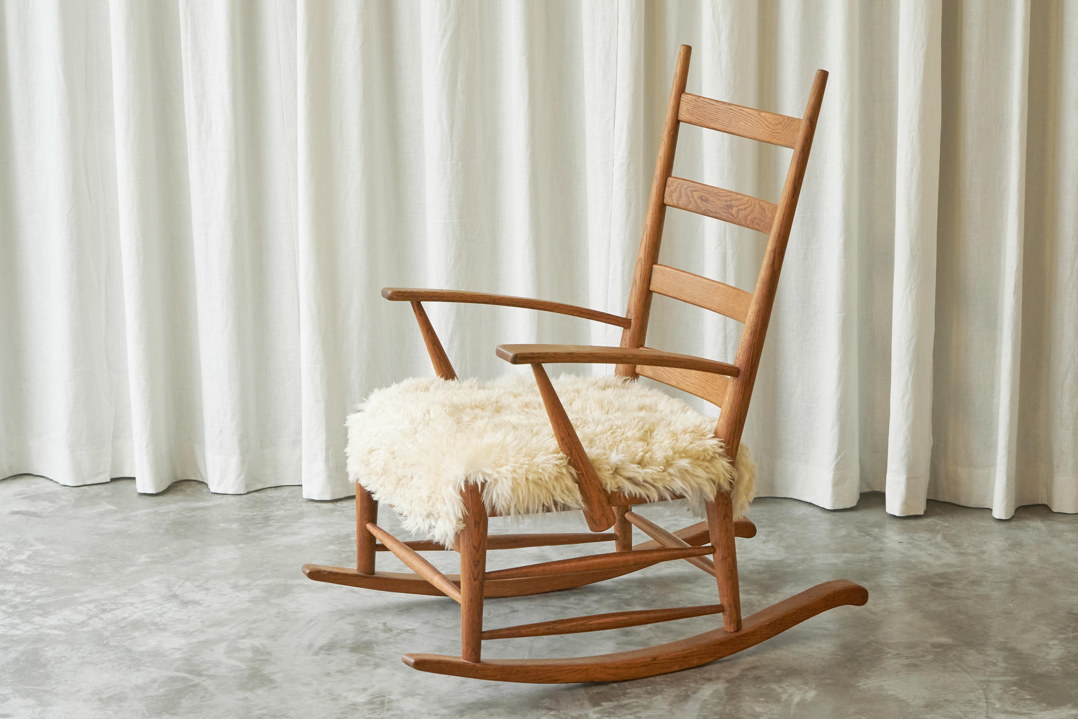 Rocking Chair in Solid Oak and Sheepskin, France 1960s For Sale 1