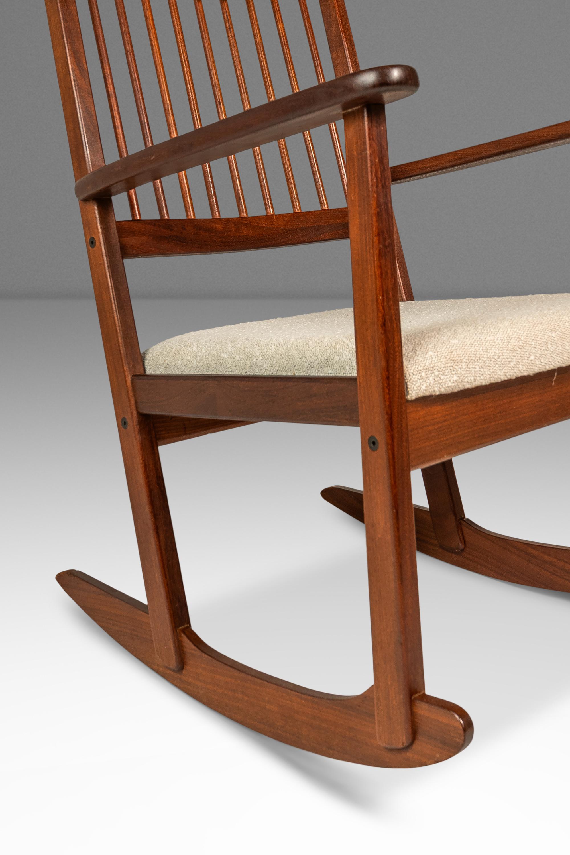 Rocking Chair in Solid Teak & Bouclé, Yngve Ekström for Swedese, Sweden, 1960s im Angebot 10