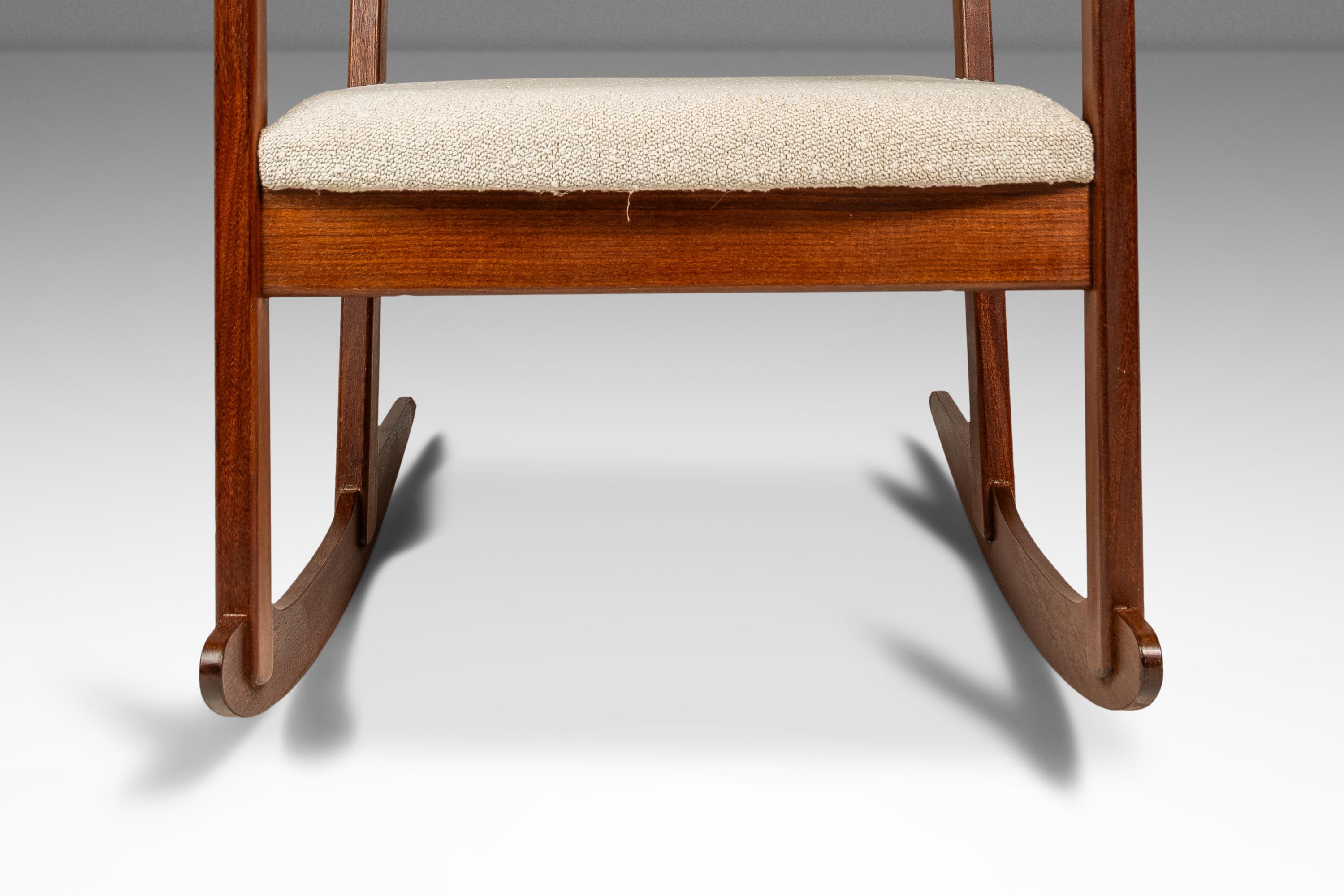 Rocking Chair in Solid Teak & Bouclé, Yngve Ekström for Swedese, Sweden, 1960s im Angebot 11