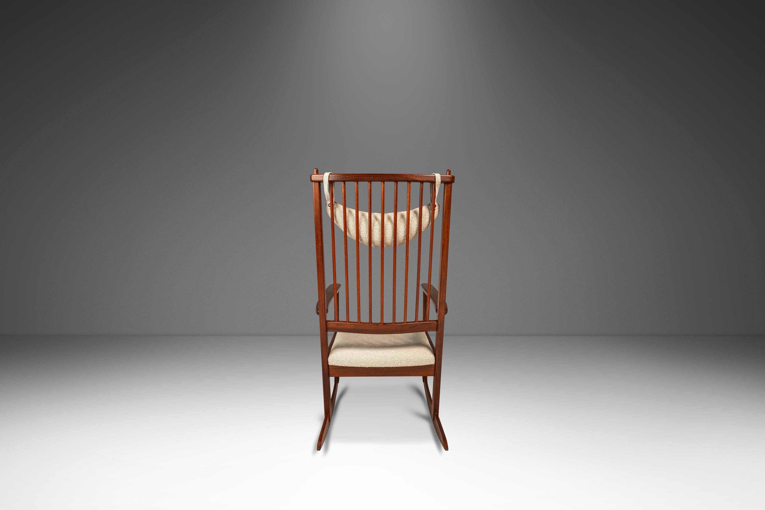 Rocking Chair in Solid Teak & Bouclé, Yngve Ekström for Swedese, Sweden, 1960s im Zustand „Gut“ im Angebot in Deland, FL