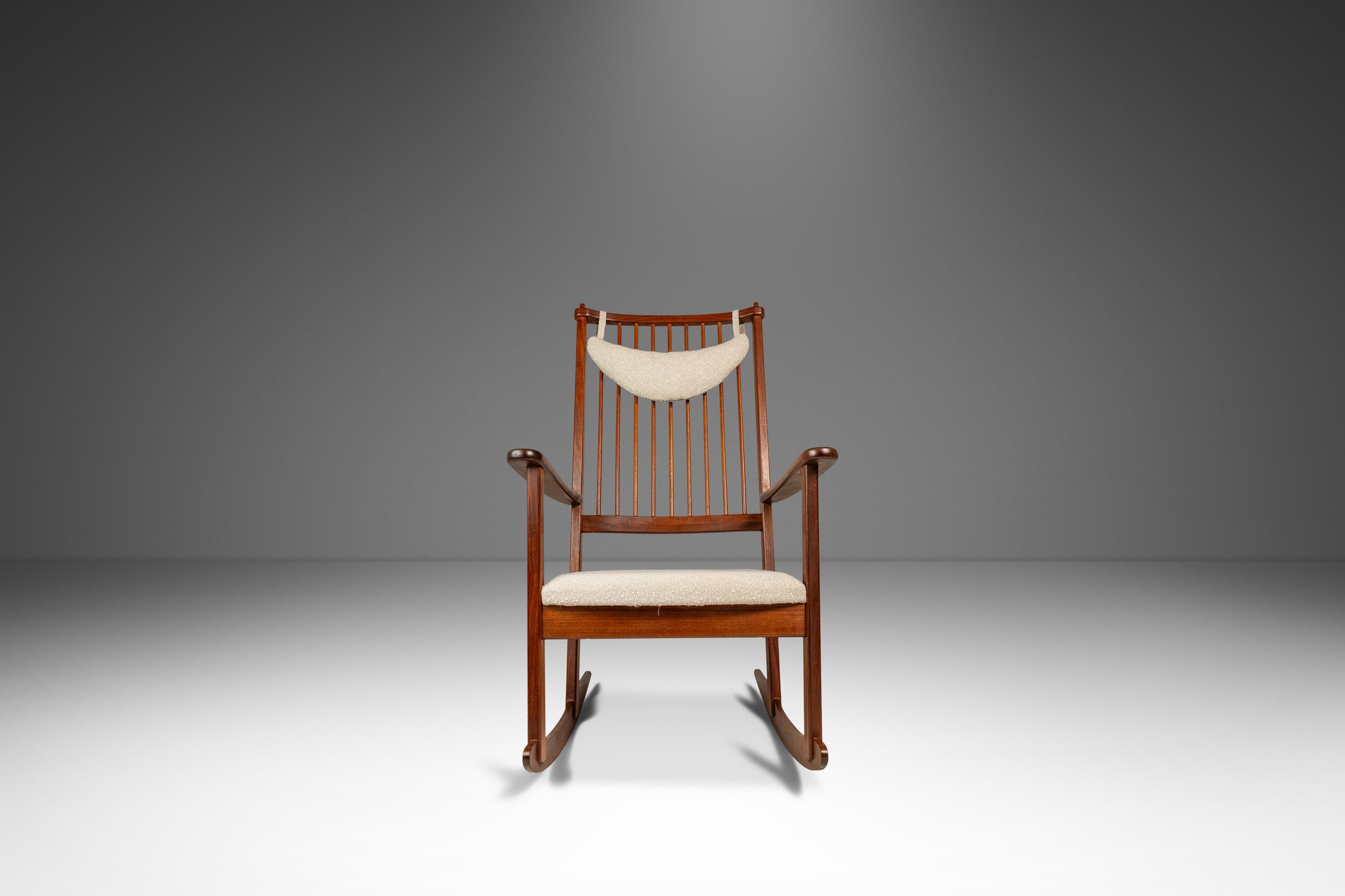 Rocking Chair in Solid Teak & Bouclé, Yngve Ekström for Swedese, Sweden, 1960s (Teakholz) im Angebot