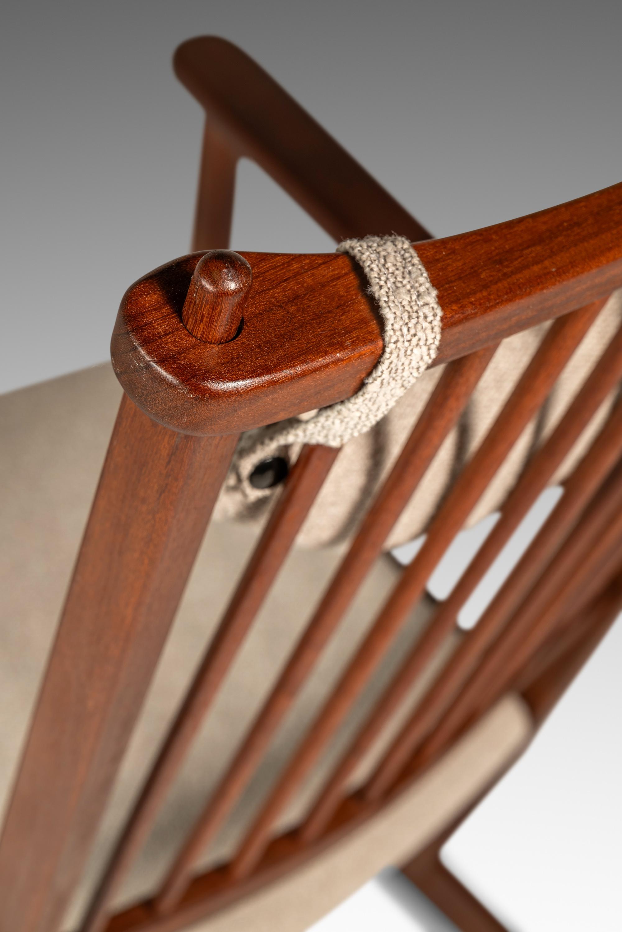 Rocking Chair in Solid Teak & Bouclé, Yngve Ekström for Swedese, Sweden, 1960s im Angebot 1