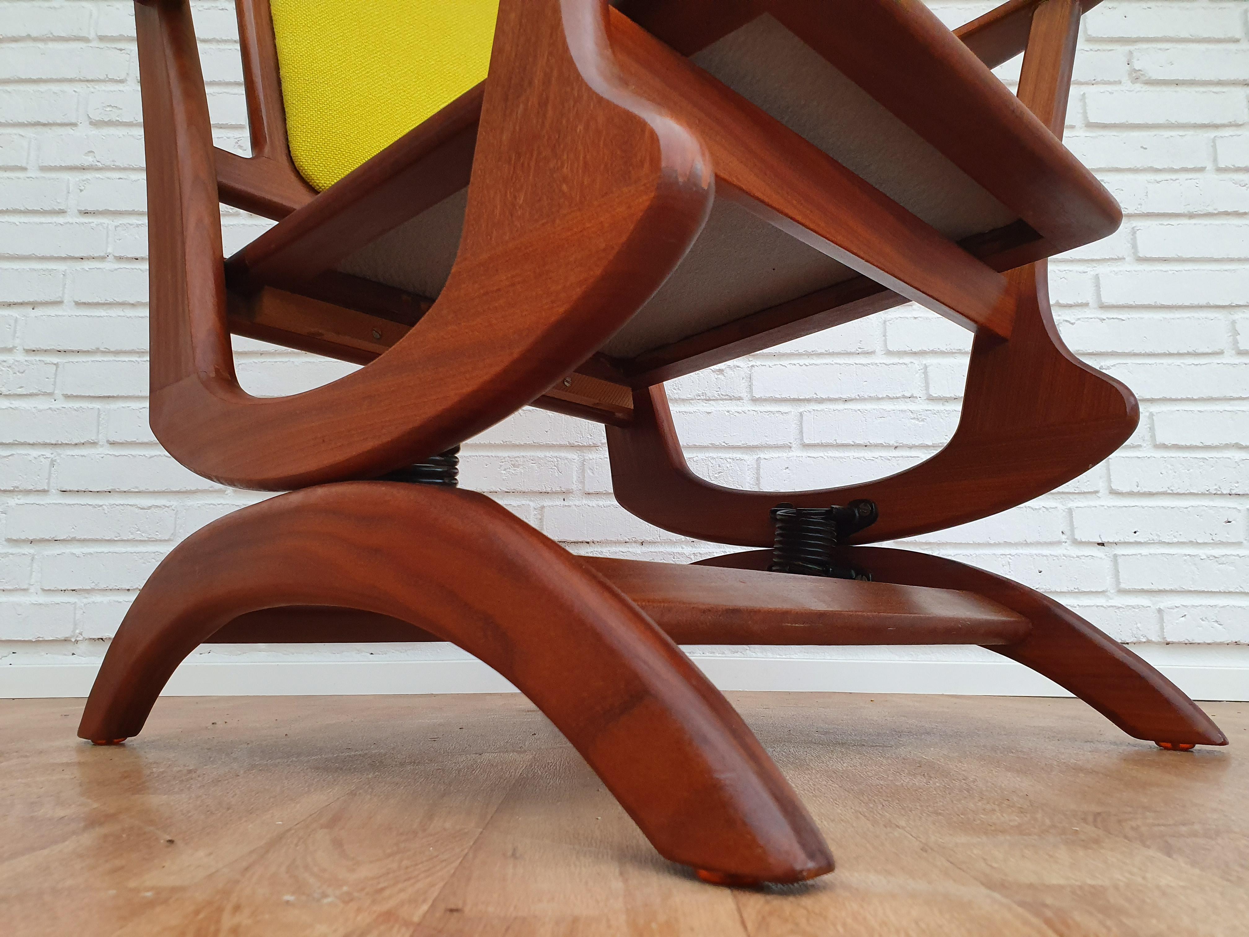 Rocking Chair in Solid Teak Wood, Kvadrat Wool, 1960s, Renovated im Angebot 5