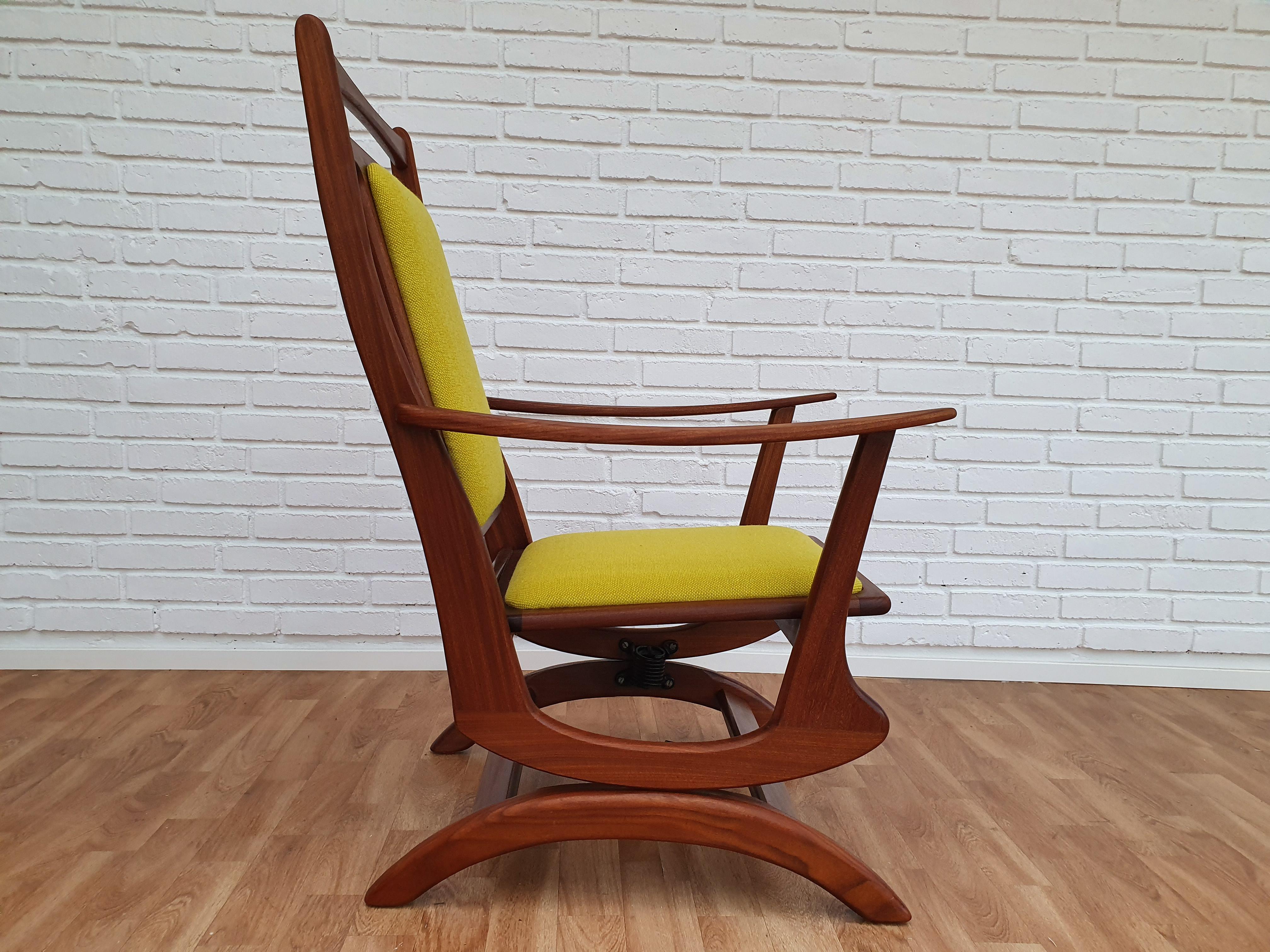 Rocking Chair in Solid Teak Wood, Kvadrat Wool, 1960s, Renovated (Dänisch) im Angebot
