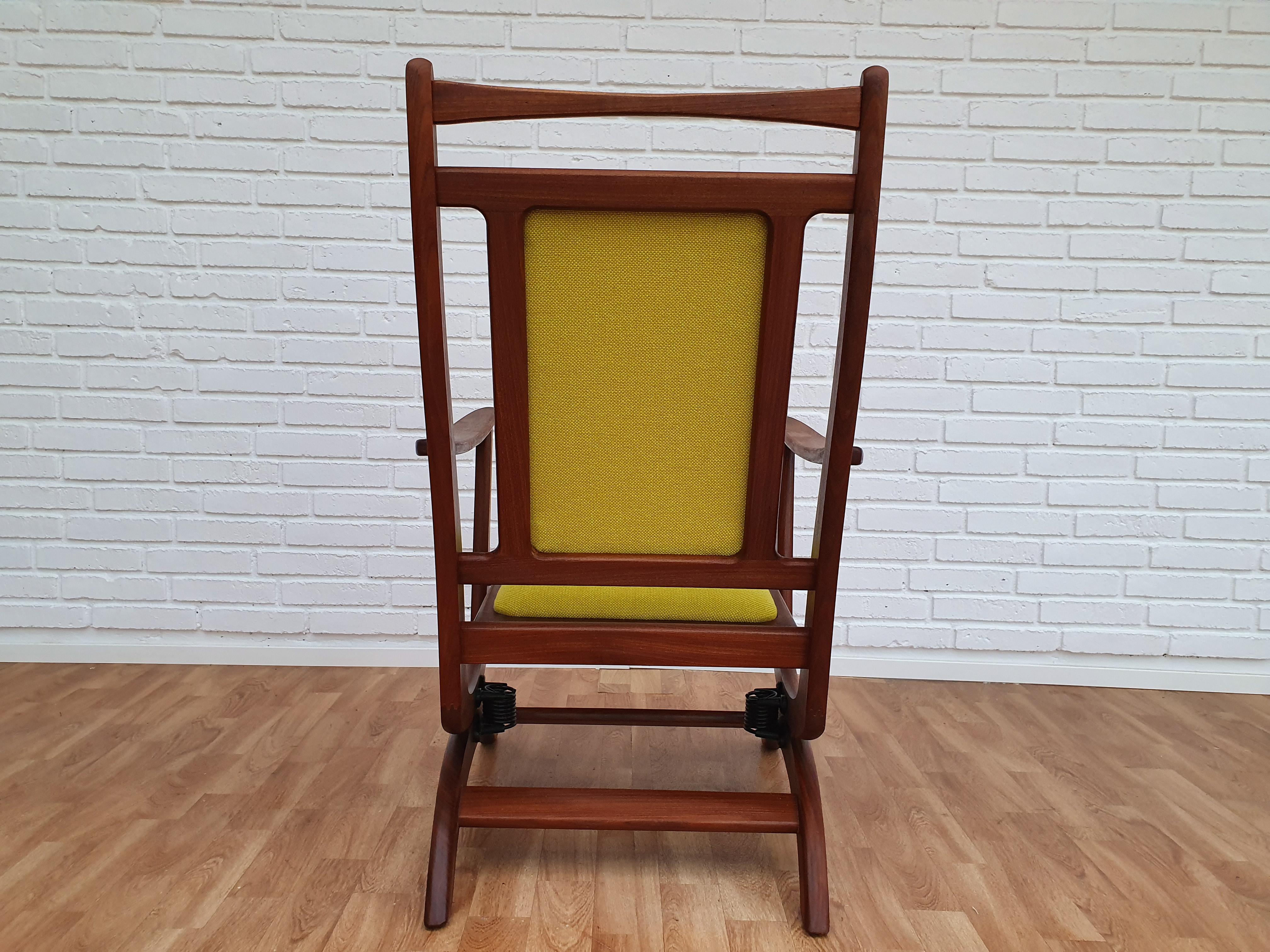 Rocking Chair in Solid Teak Wood, Kvadrat Wool, 1960s, Renovated im Angebot 2