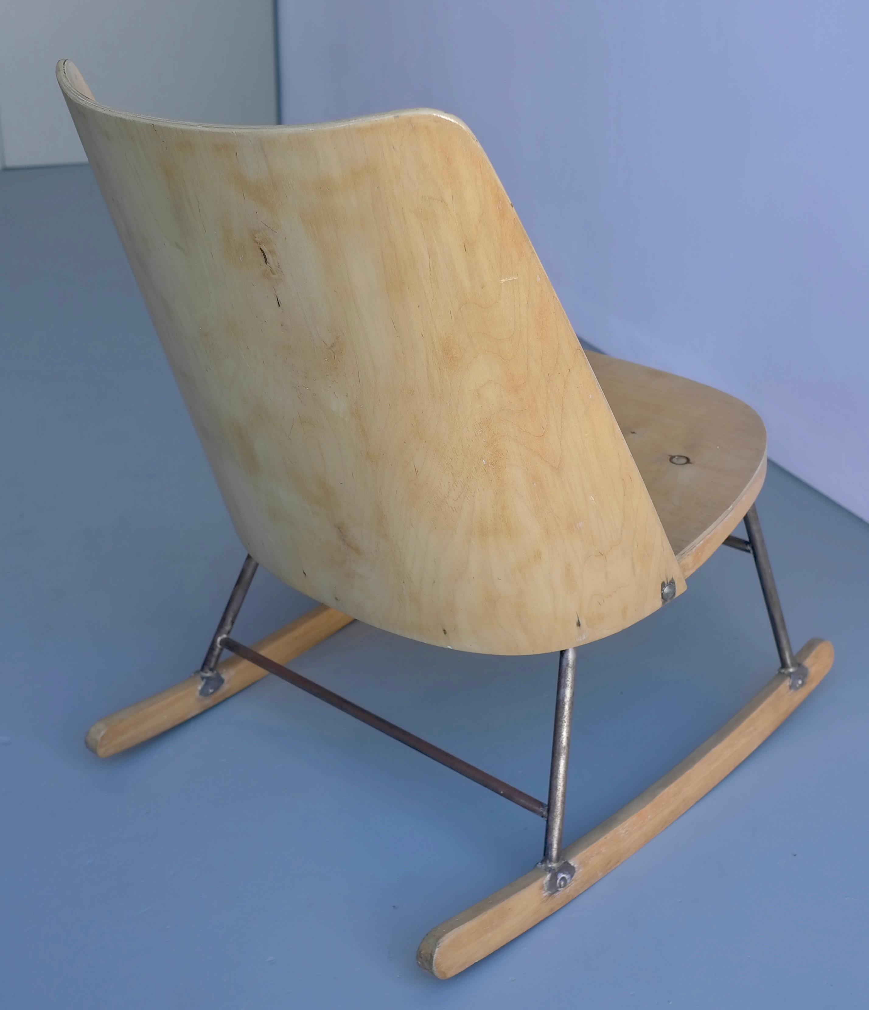 Steel Rocking Chair in Wood with Woolen Seat by Oswald Haerdtl, Thonet, Austria, 1955 For Sale