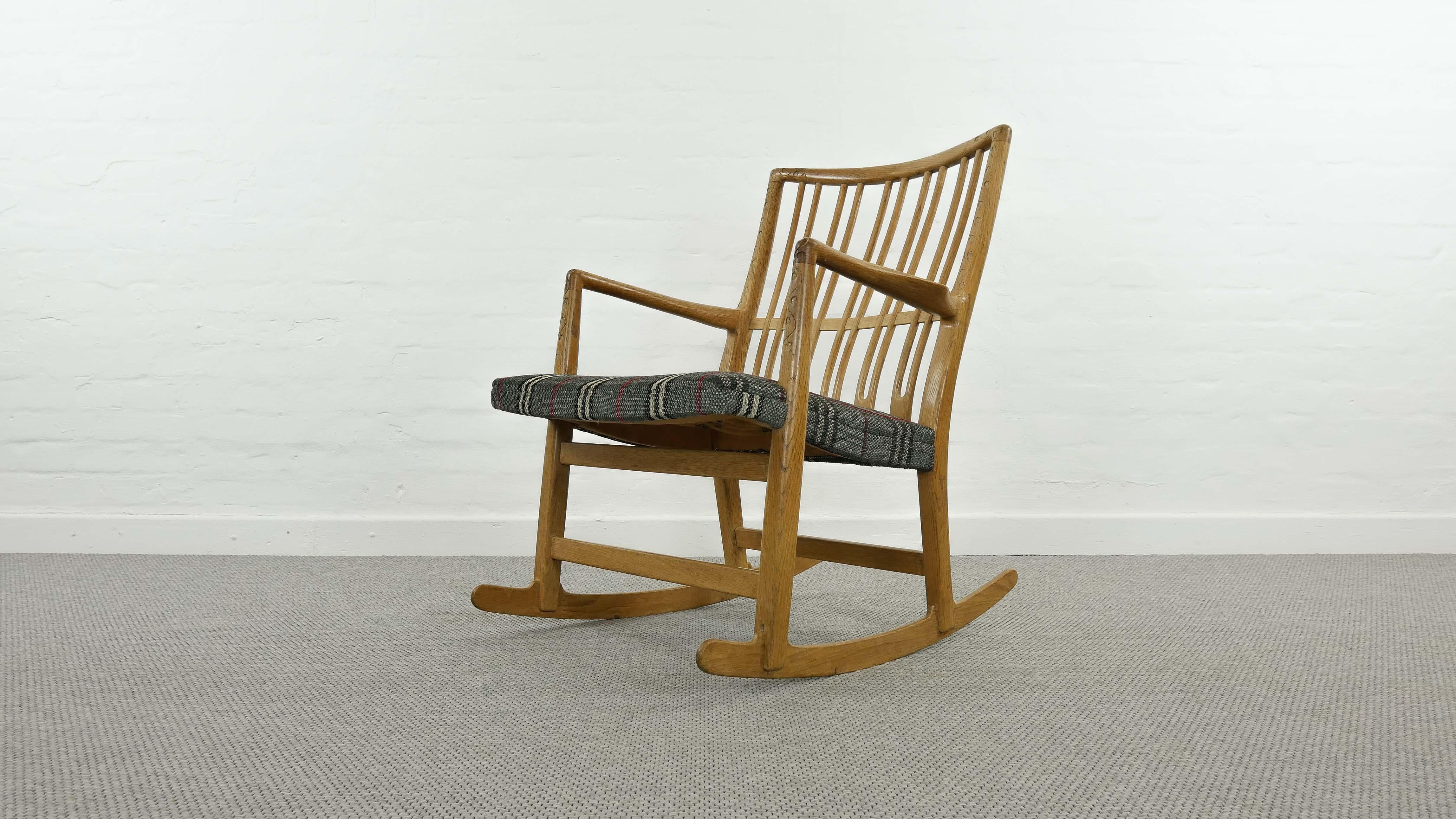 Scandinavian Modern Rocking Chair ML-33 by Hans J. Wegner with Floral Carvings for Mikael Laursen