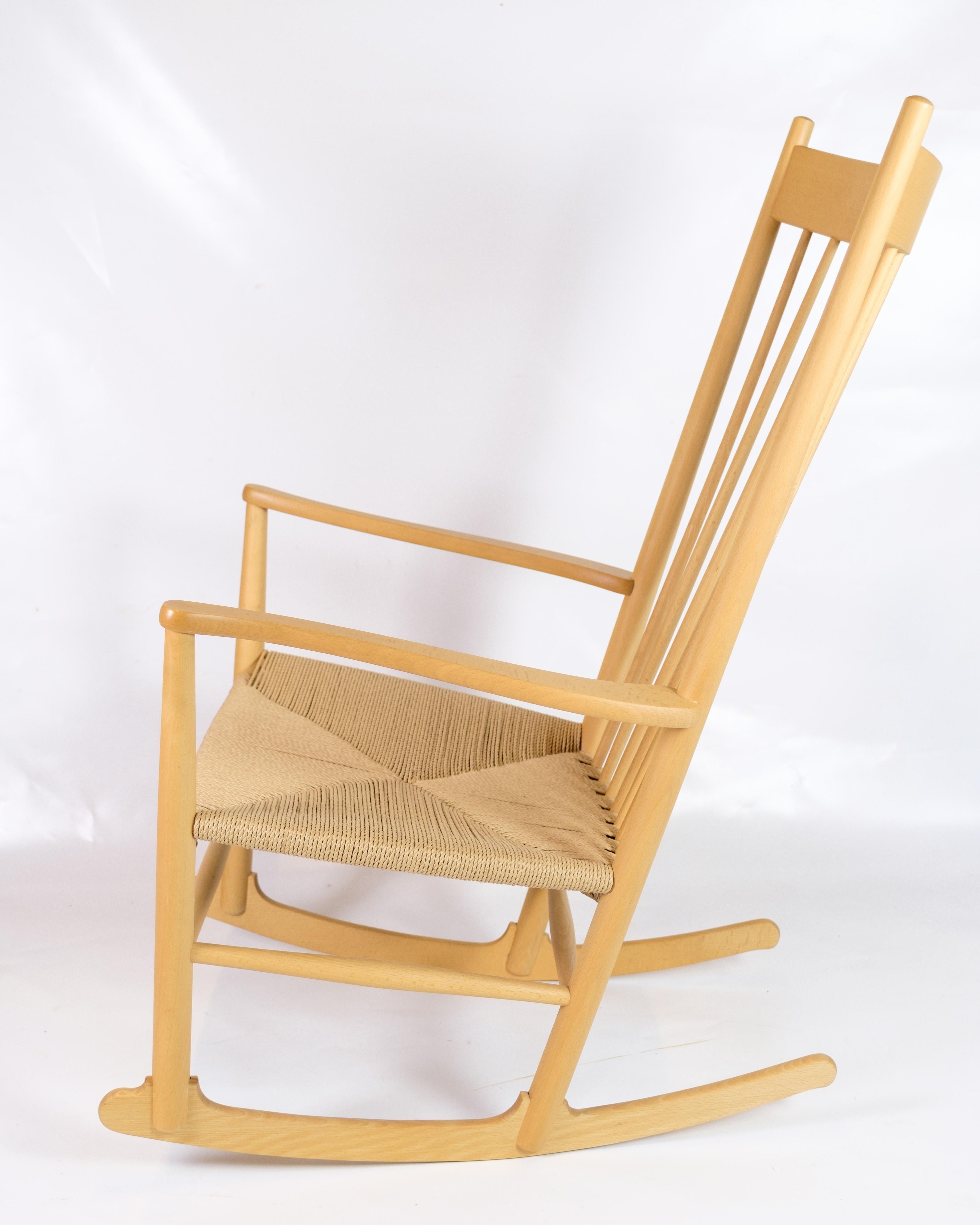 Sedia a dondolo modello J16 in Beeche di Hans J. Wegner per FDB In condizioni buone in vendita a Lejre, DK