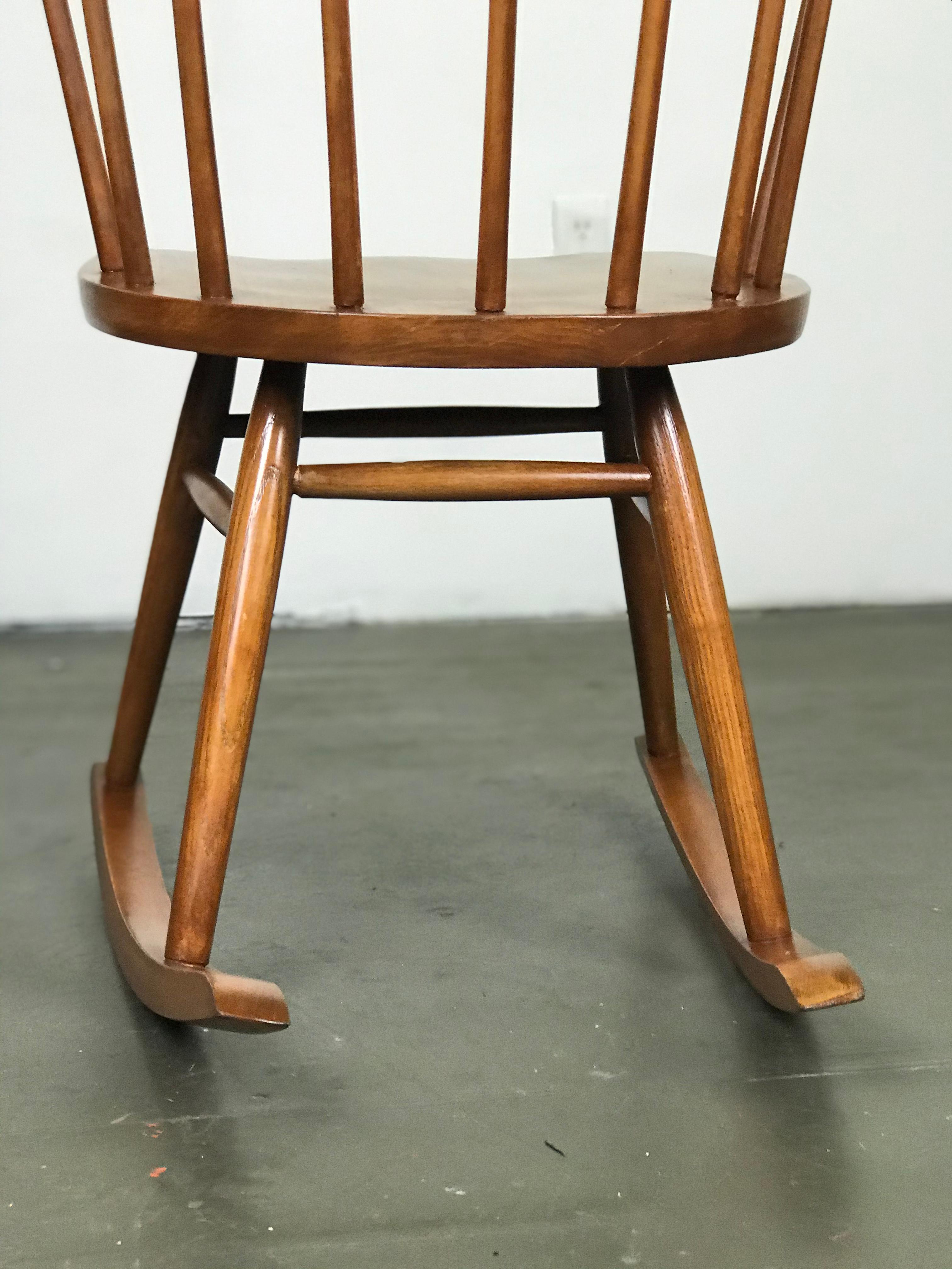 Mid Century Rocker Rocking Chair of Elmwood by Lucian Ercolani for Ercol In Good Condition In Framingham, MA