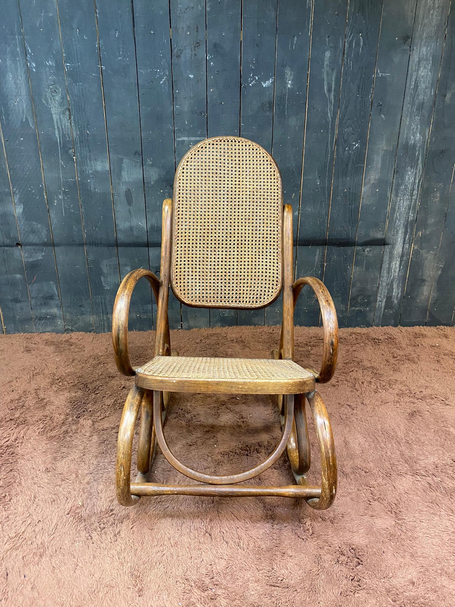 Art Deco Rocking Chair Style Thonet circa 1930 Good Condition For Sale