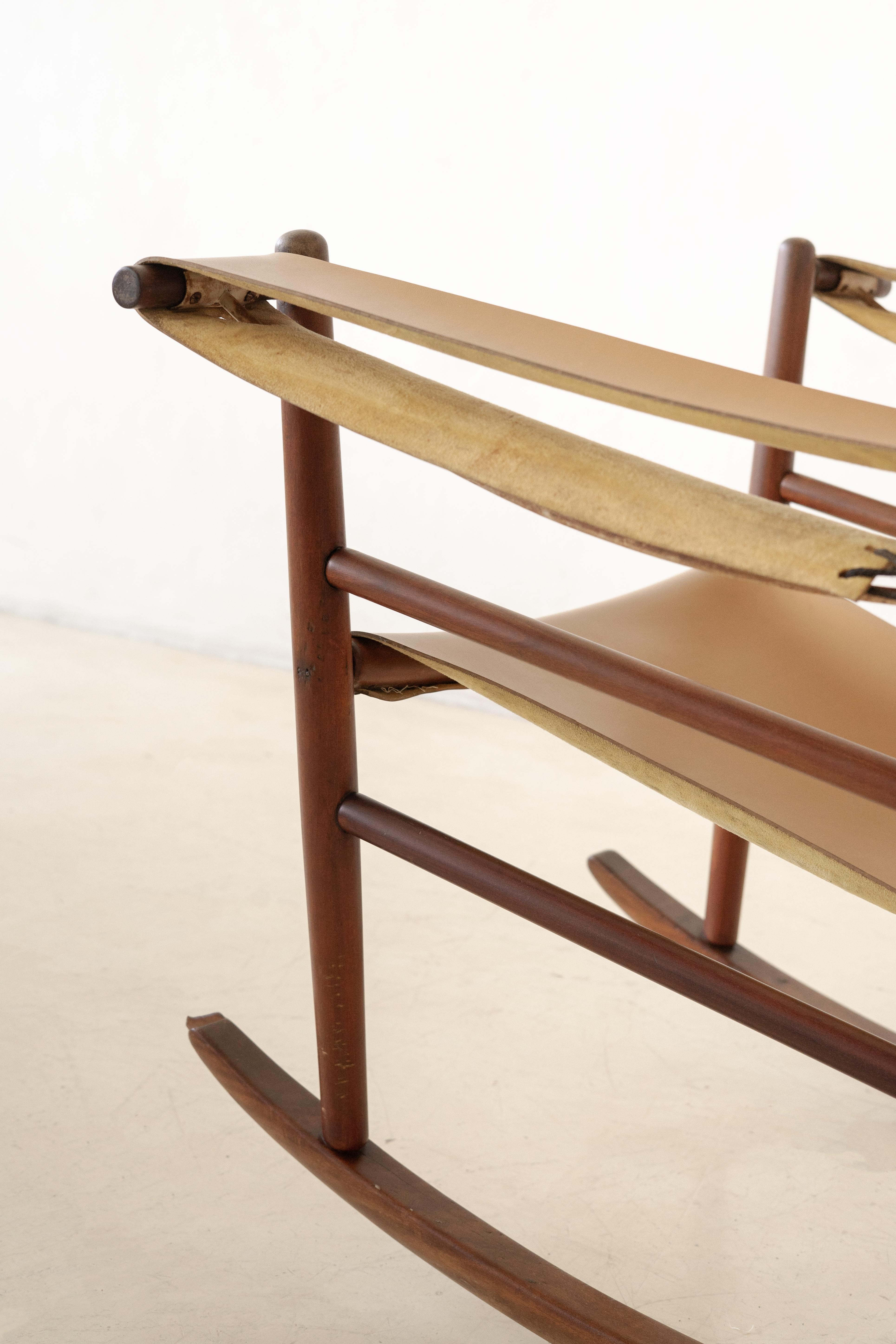 Mid-Century Modern Rocking Chair, Tenreiro, Mid-century design, Brazilian Design, Rosewood, 1940s en vente