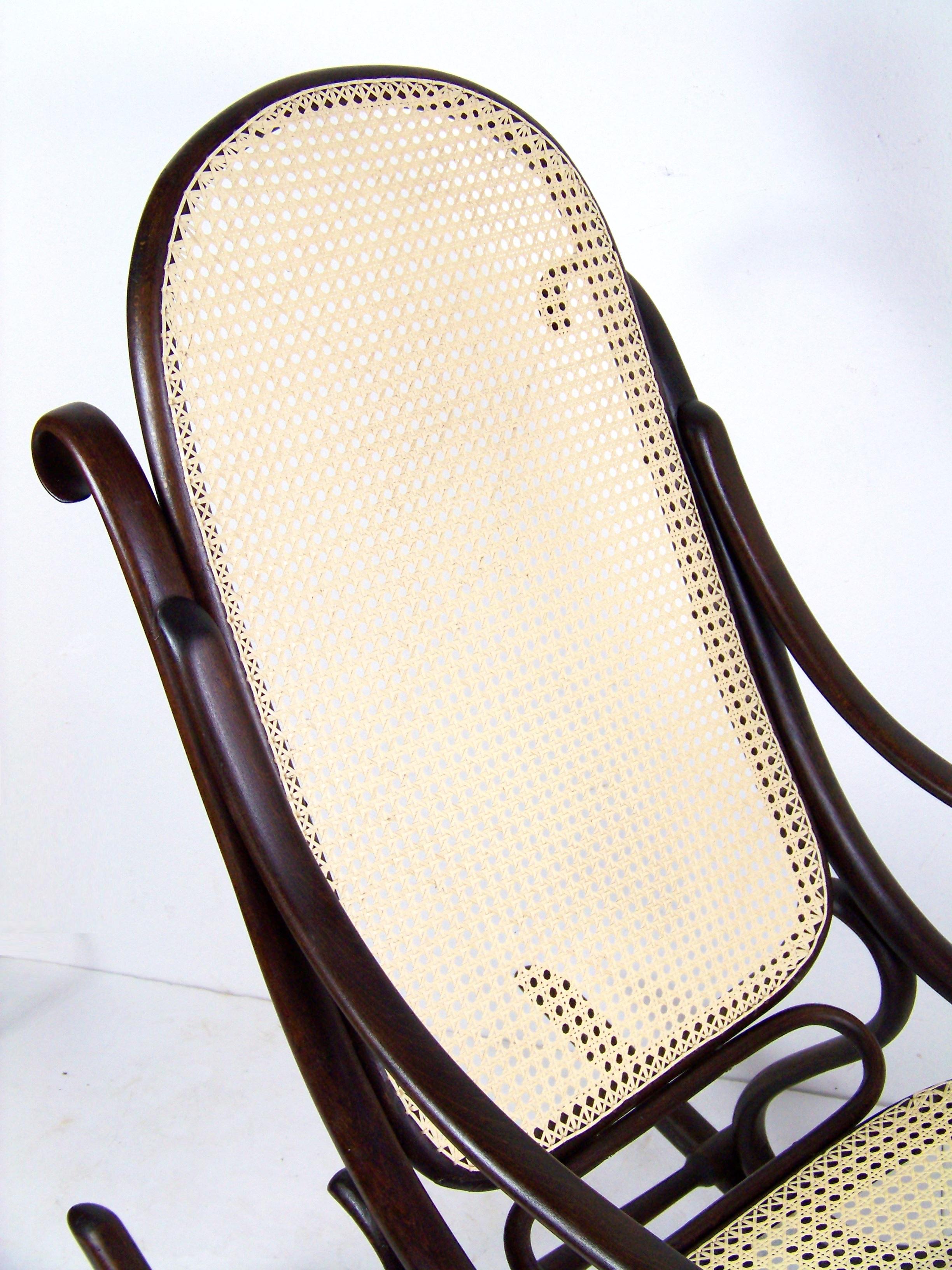 Belle Époque Rocking Chair Thonet Nr.14, Since 1885