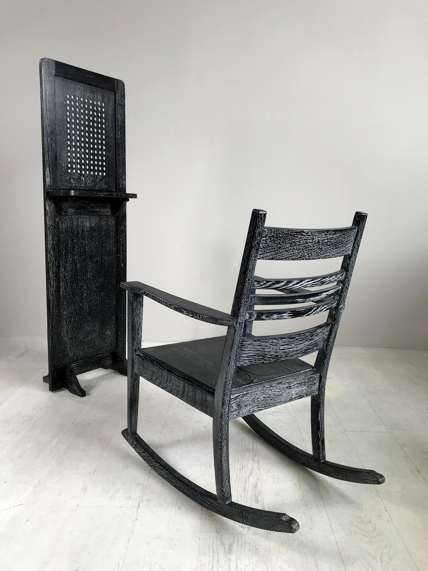 Rocking Chair & Travel Confessional von Baker and Co, 1930er Jahre (Eichenholz) im Angebot