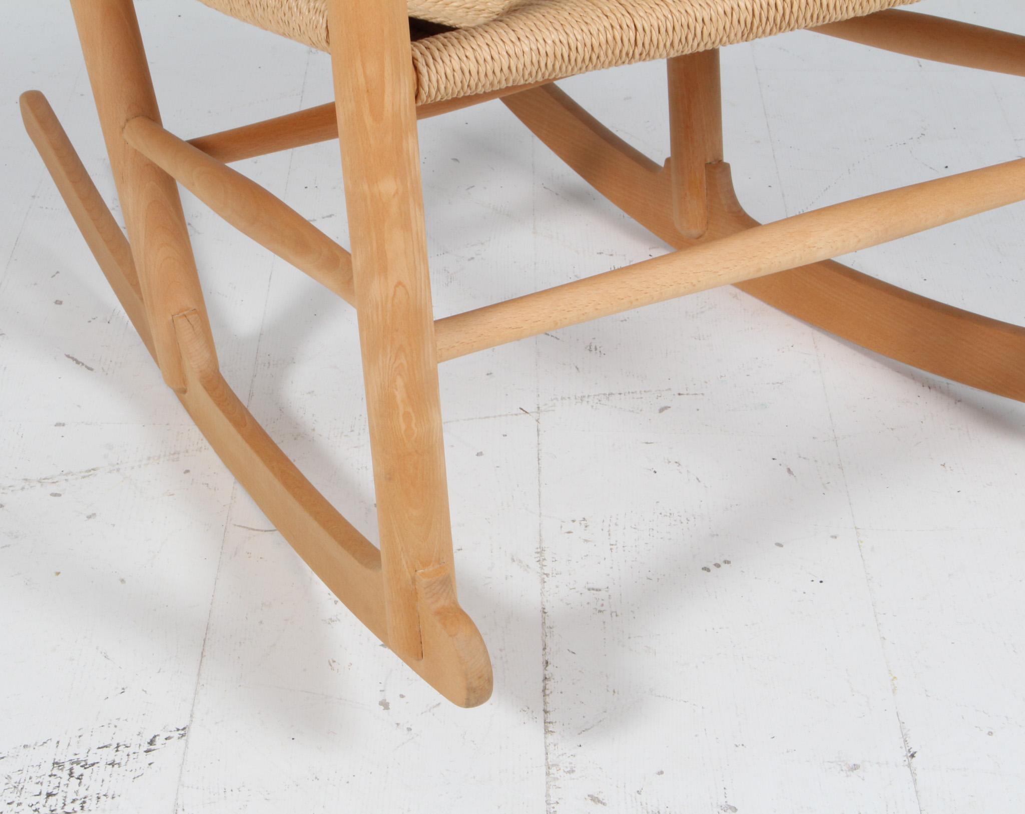 Papercord Rocking Chair with ottoman by Hans J. Wegner, Model J16