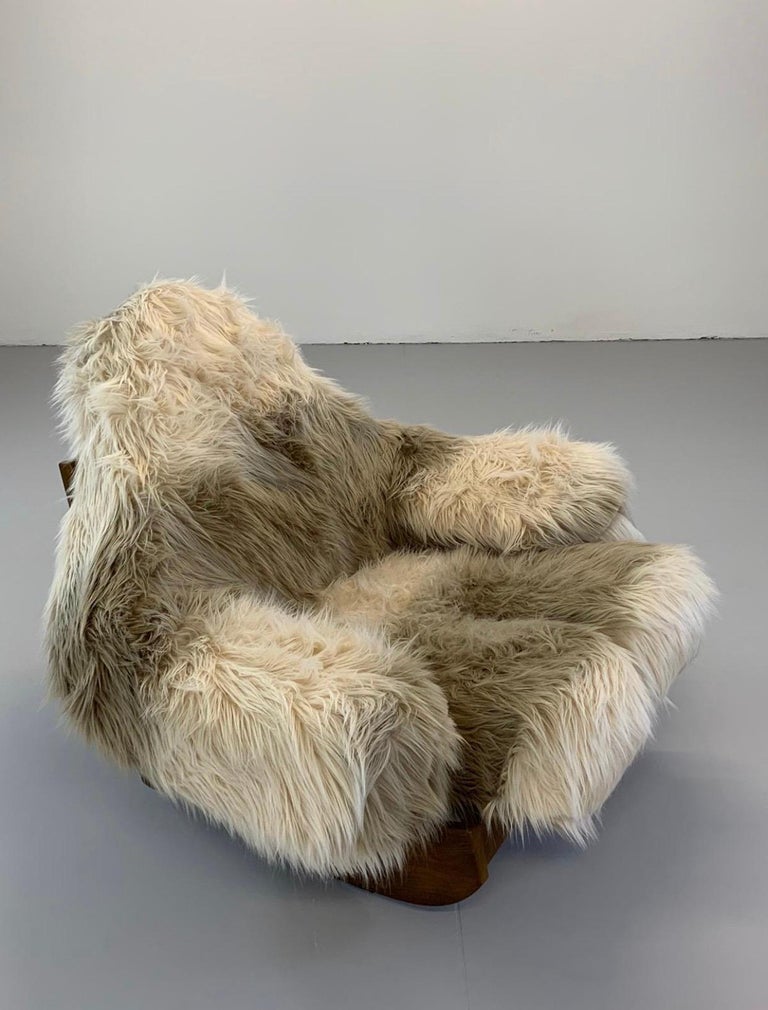 https://a.1stdibscdn.com/rocking-chair-yeti-by-mario-scheichenbauer-produced-by-elam-in-1968-italy-for-sale-picture-4/f_48172/1603754690141/mobilejpegupload_8132887D3F5E49AE9F244584DA64FF6F_master.jpg?width=768
