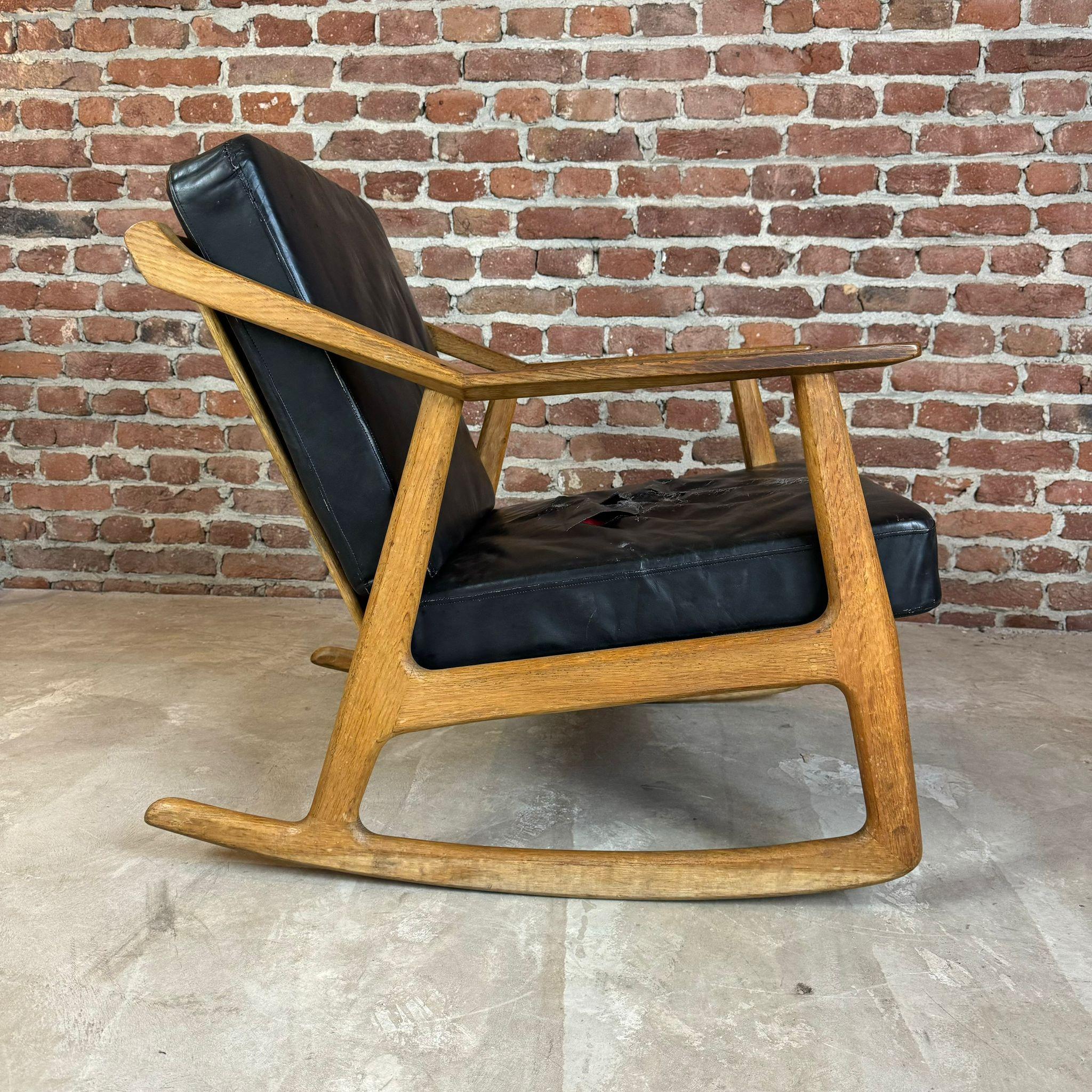 Rocking chairs in oak wood, H. Brockmann Petersen for Randers In Fair Condition In Torino, IT