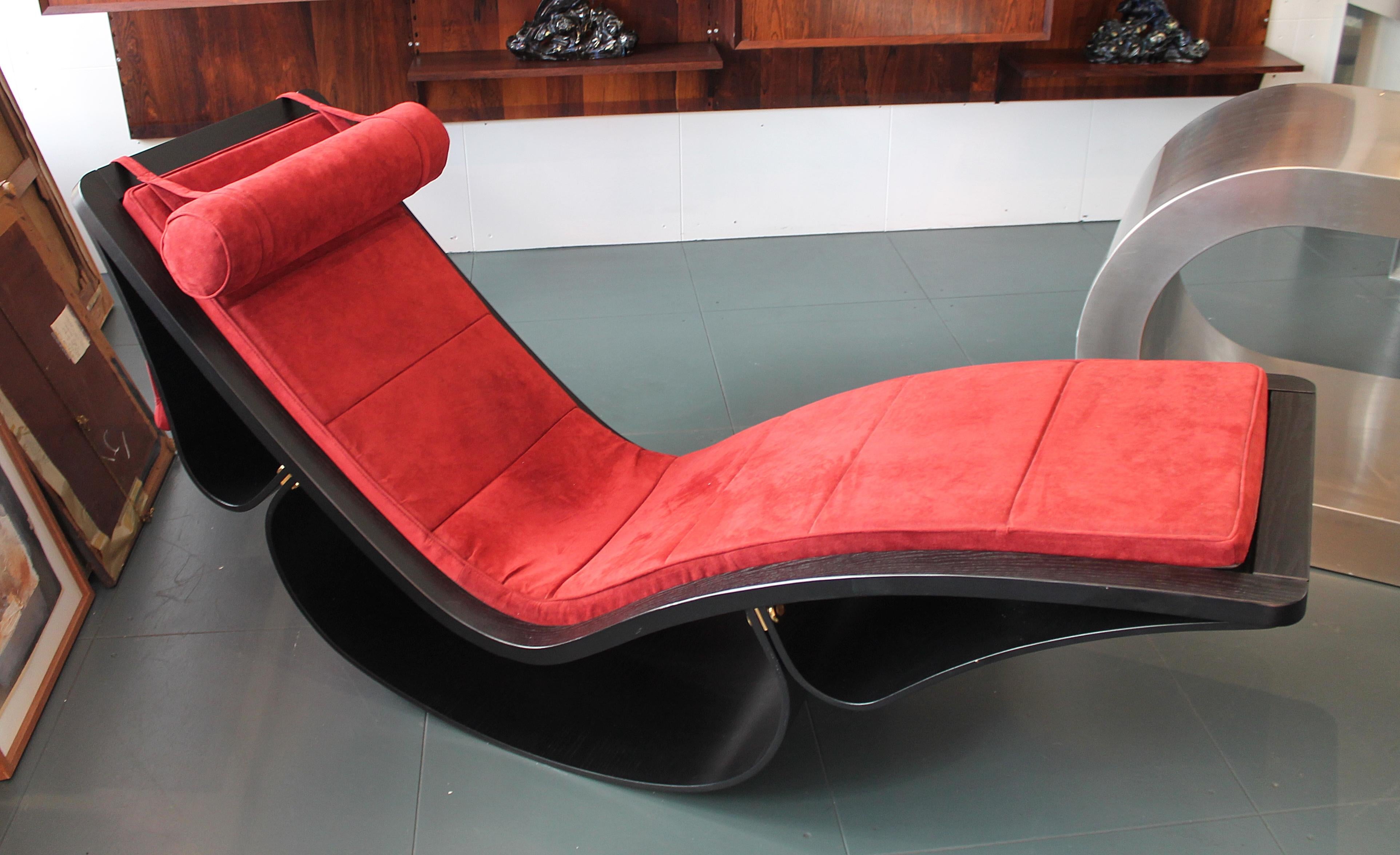Rocking lounge chair model 'Rio' by Oscar Niemeyer.