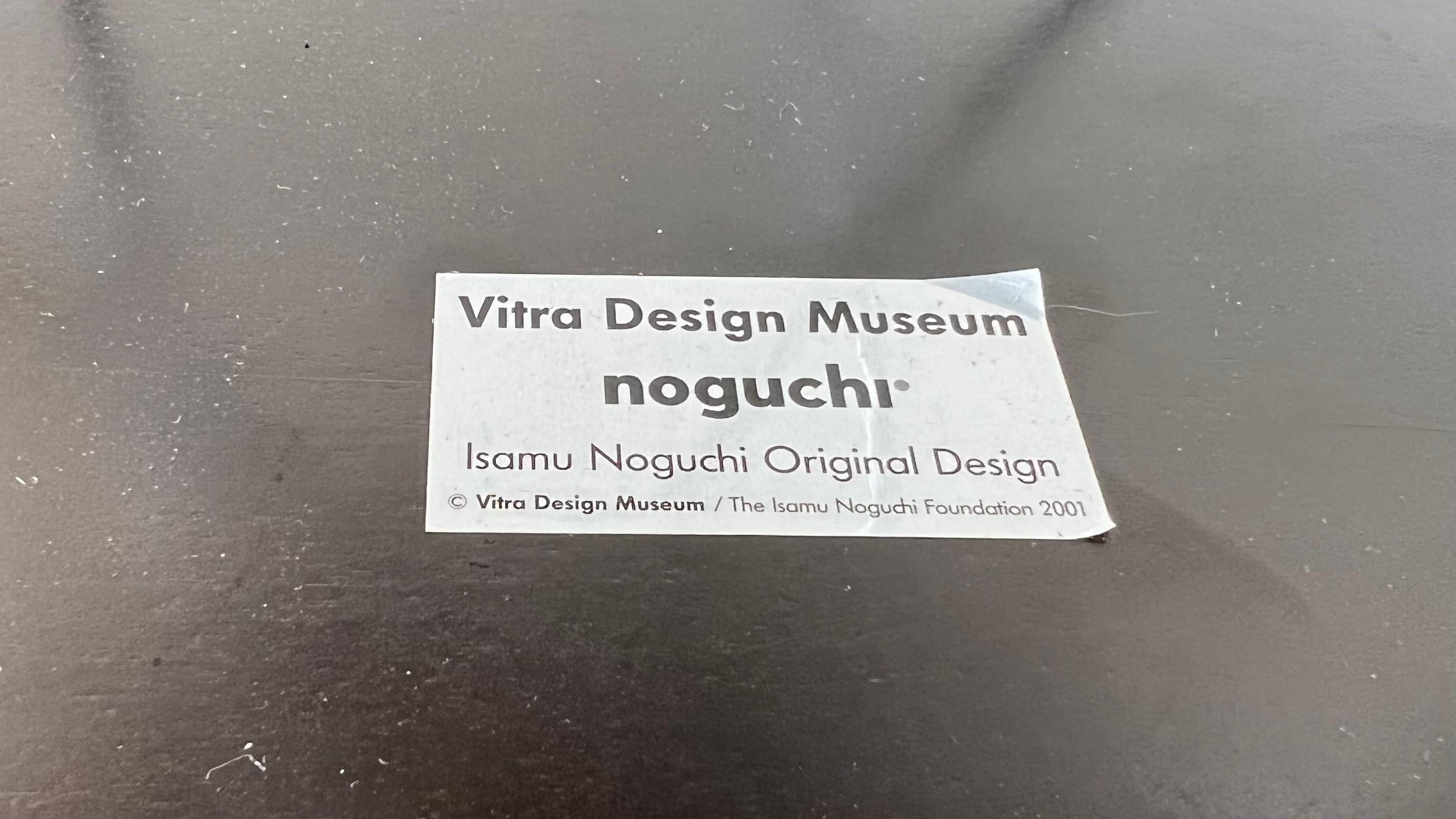 Taburete mecedora icónico de Isamu Noguchi en madera teñida oscura con detalles cromados pulidos, 14