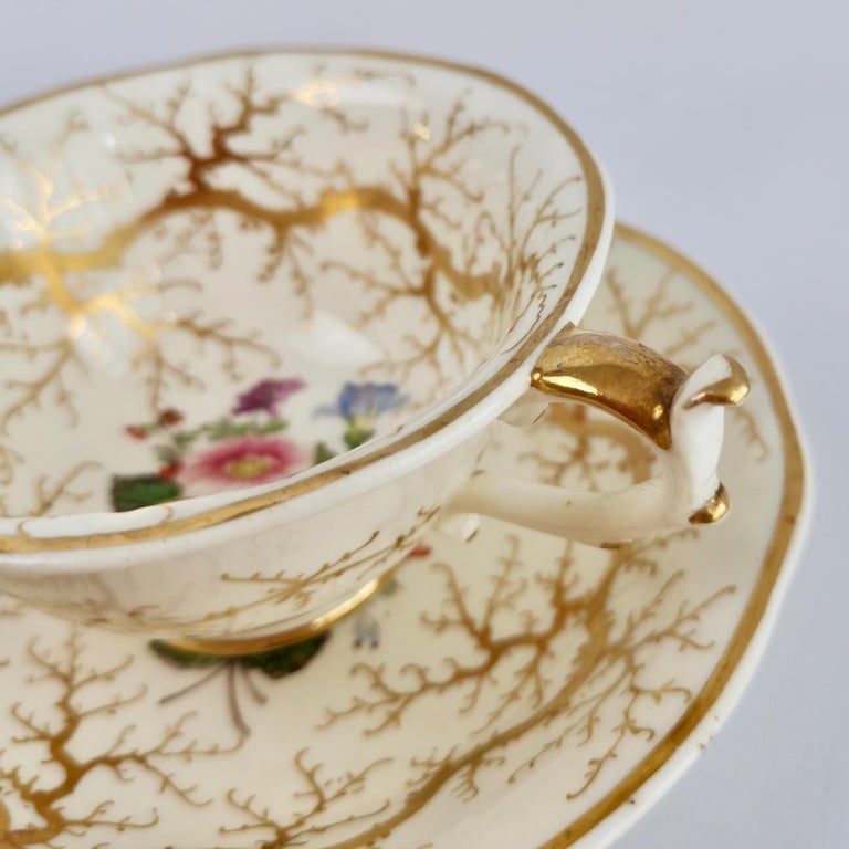 Rockingham Porcelain Teacup, Gilt Seaweed, Flowers, Rococo Revival, 1832 For Sale 4
