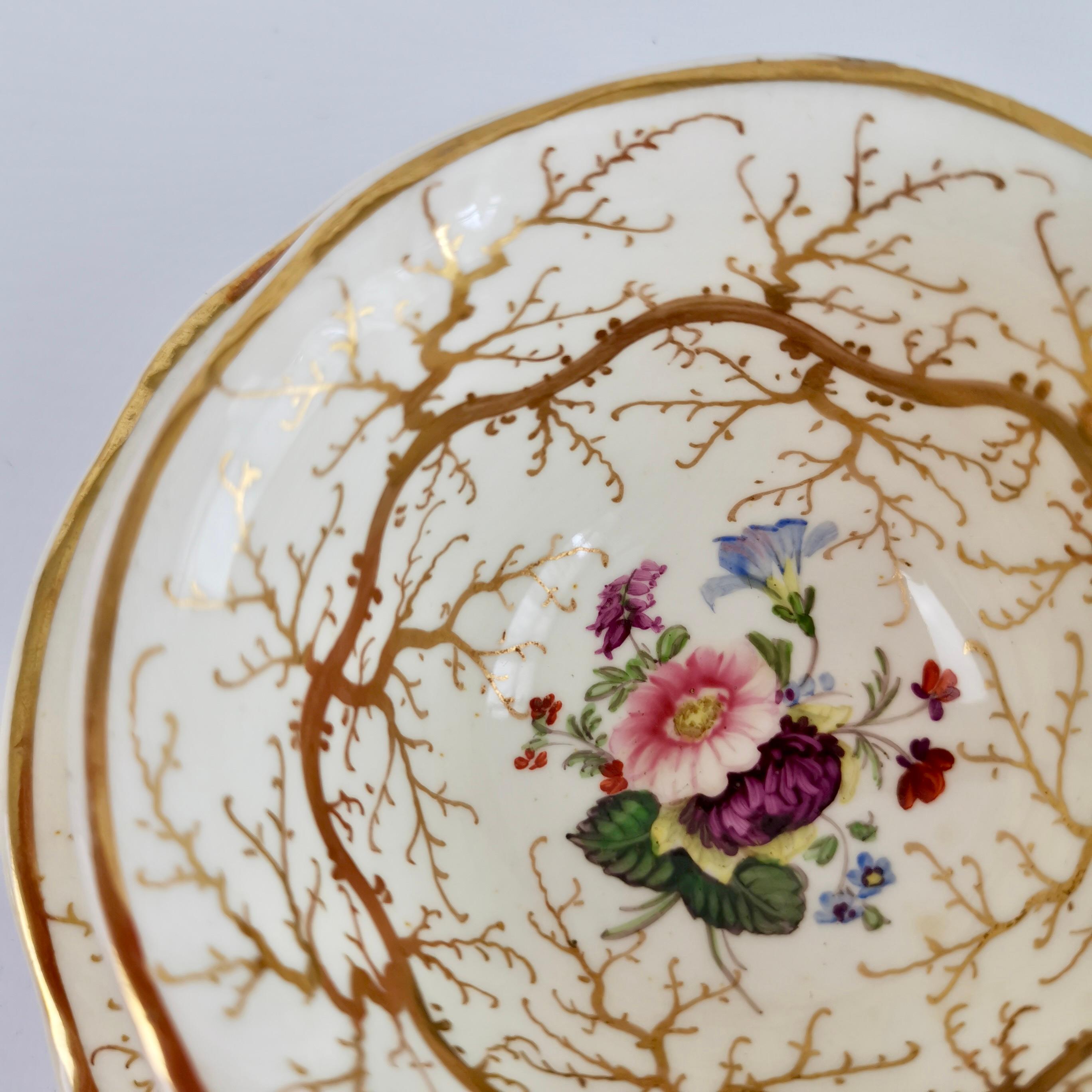 Rockingham-Porzellan-Teekanne, vergoldetes Seetang, Blumen, Rokoko-Revival, 1832 im Angebot 2