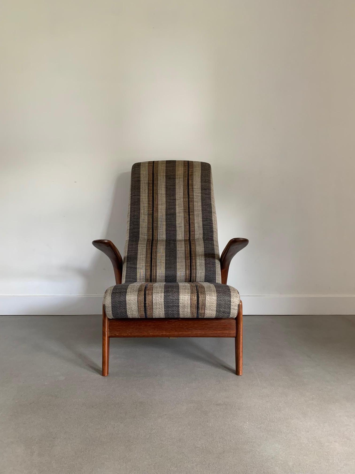 The Rock'n Rest easy chair by Rastad & Relling is a classic and iconic design in Scandinavian furniture. This rocking chair was designed by the Norwegian designers Nils Rastad and Anders Relling in the 1960s and has since become a symbol of