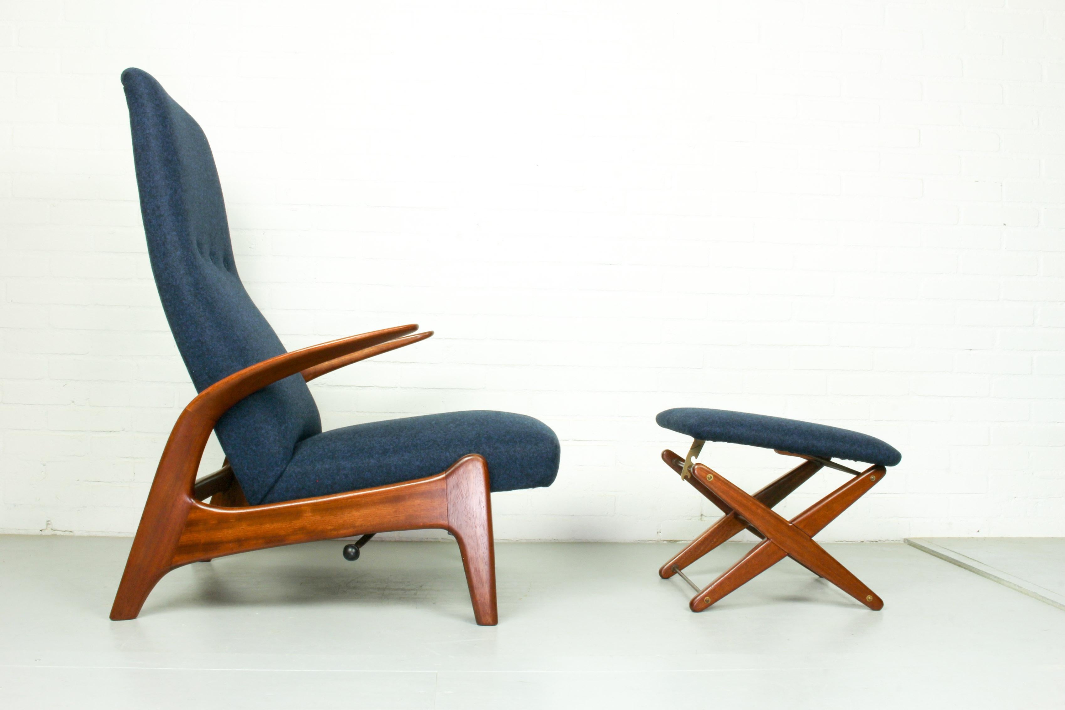 Gimson & Slater’s Rock n’ Rest chair, 1960s. Designed in Norway and made in England. Beautiful modernist design with spectacular form just look at how the arms continue on to the leg. The lounge chair is very comfortable and can be adjusted in