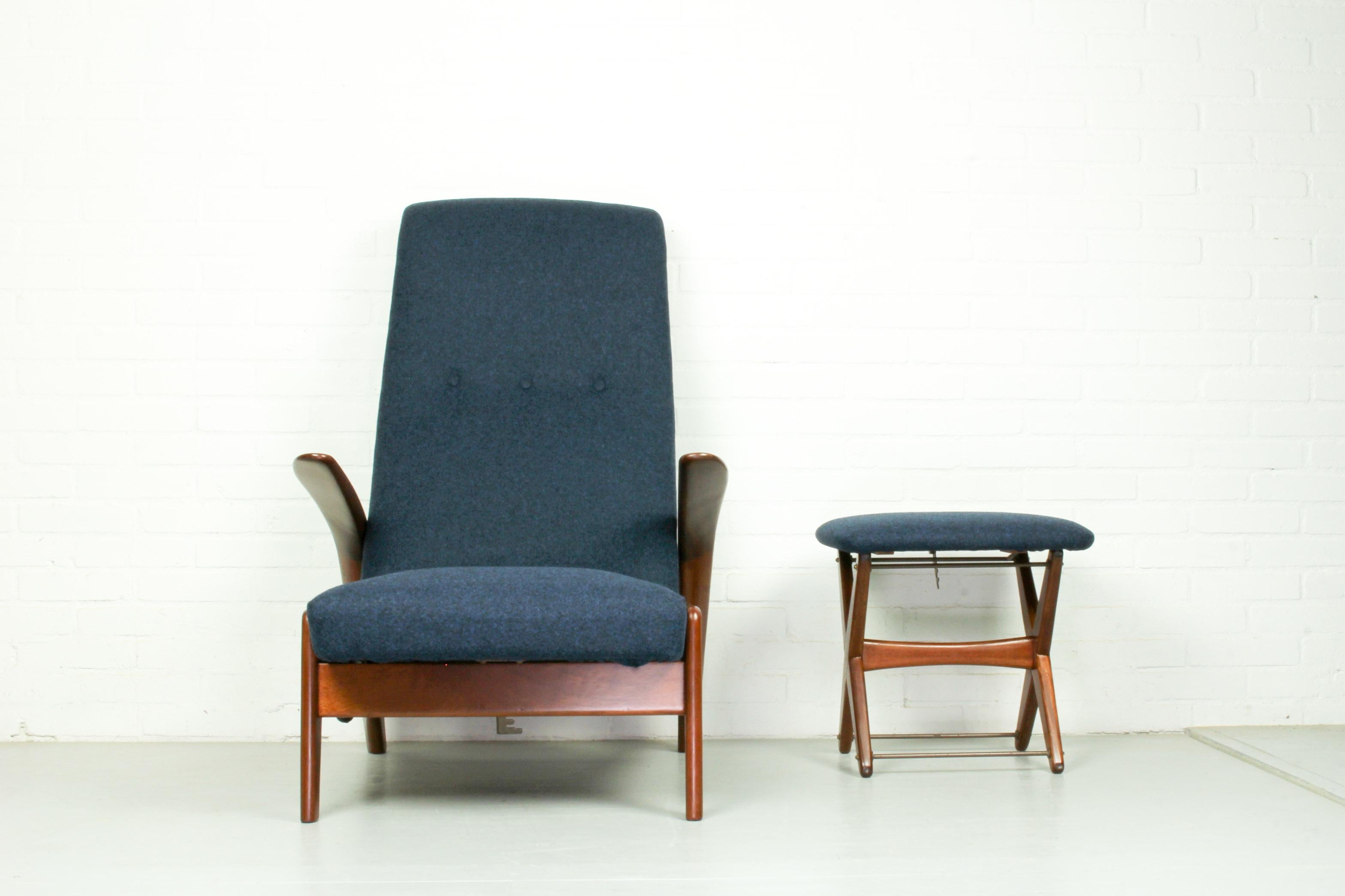 Rock n Rest Lounge Chair and Foot Stool by Gimson & Slater, circa 1960 In Excellent Condition In Appeltern, Gelderland